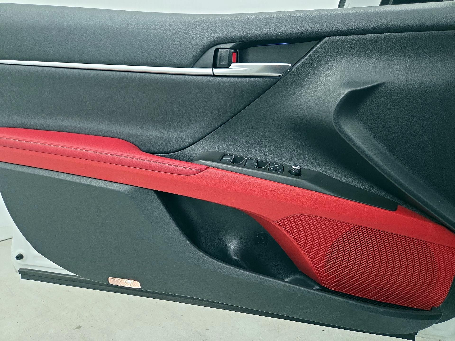Thumbnail: 2022 Toyota Camry - 12