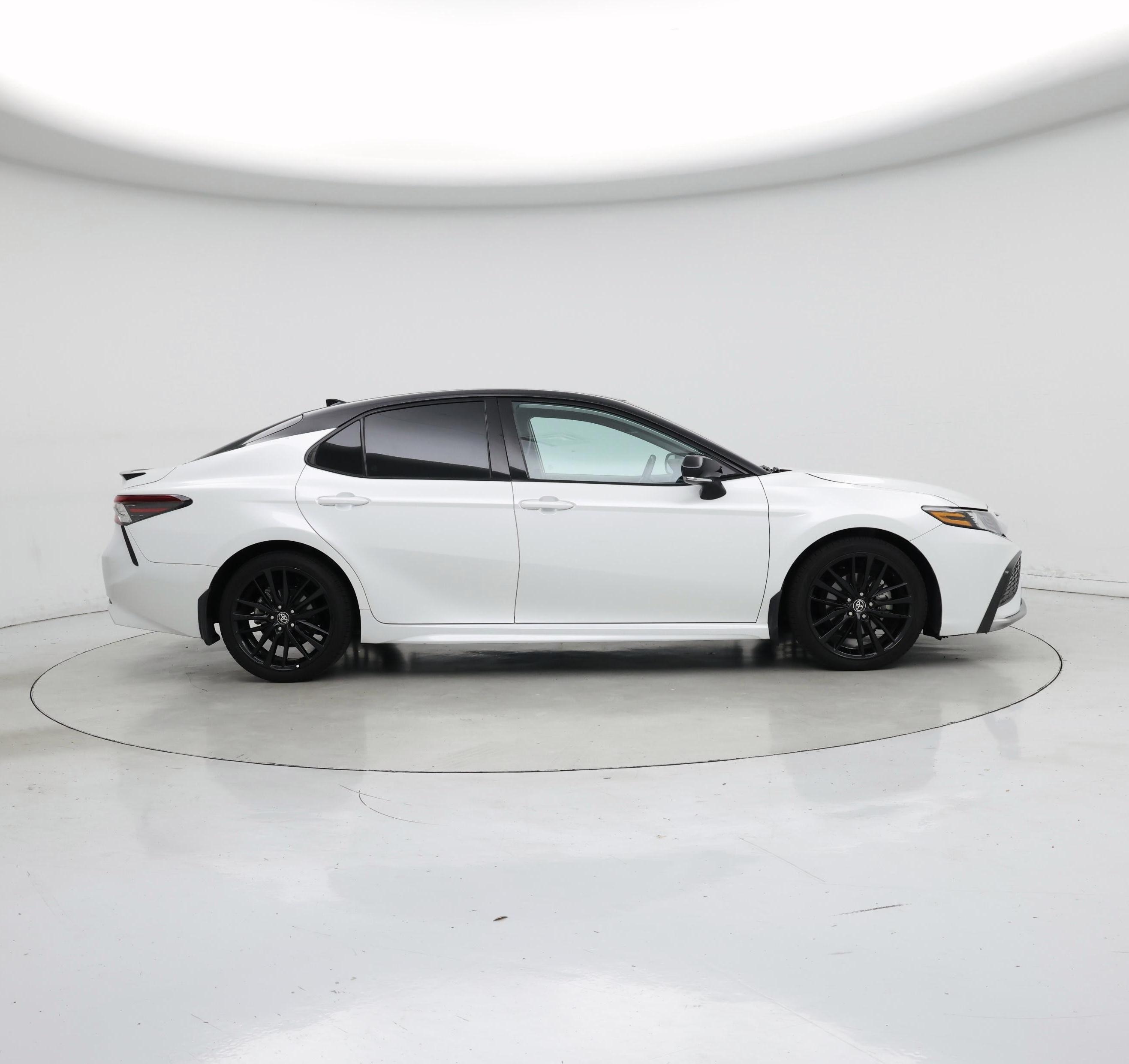 Thumbnail: 2022 Toyota Camry - 7