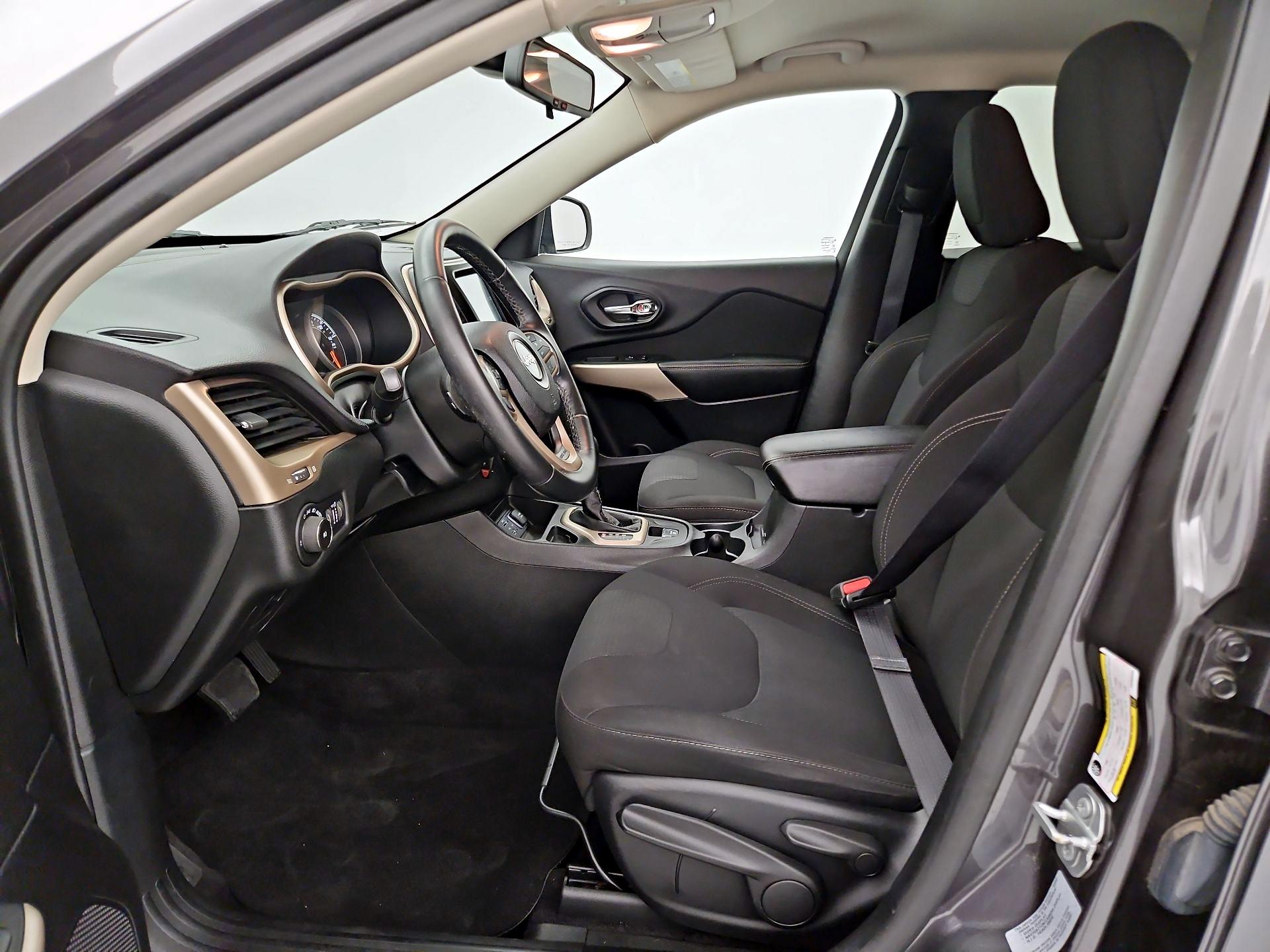 Thumbnail: 2017 Jeep Cherokee - 11