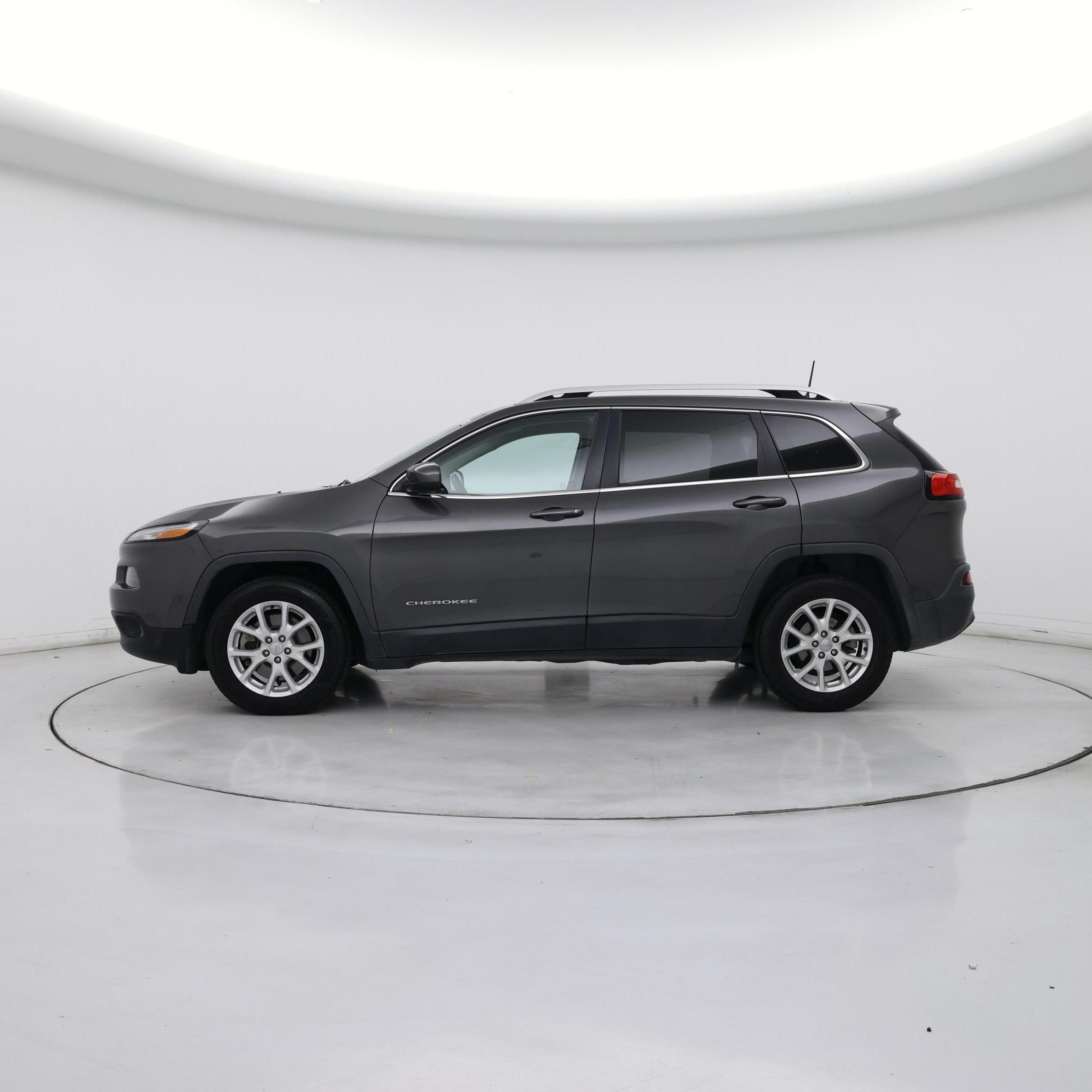 Thumbnail: 2017 Jeep Cherokee - 3