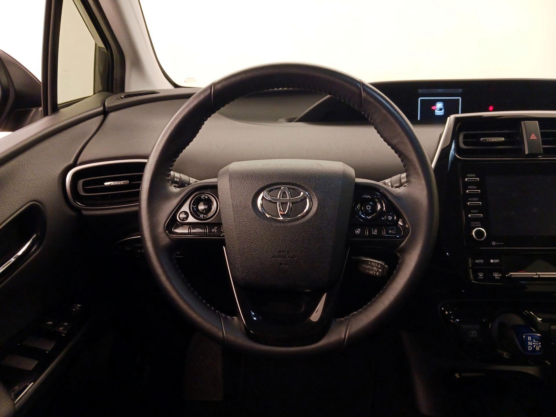 Thumbnail: 2022 Toyota Prius - 10