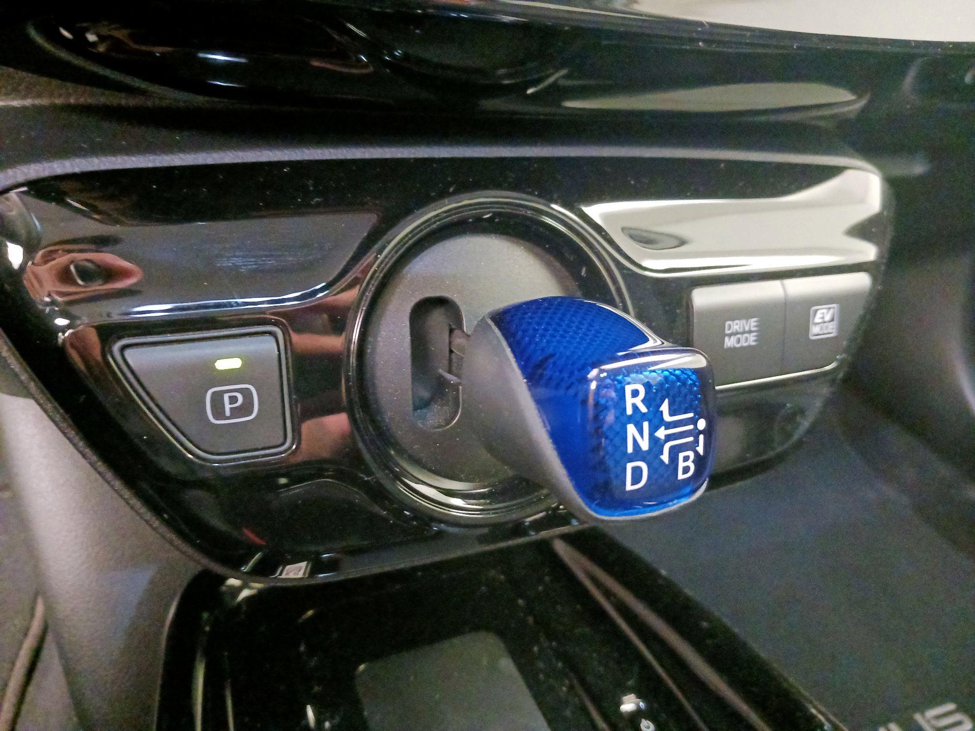 Thumbnail: 2022 Toyota Prius - 17
