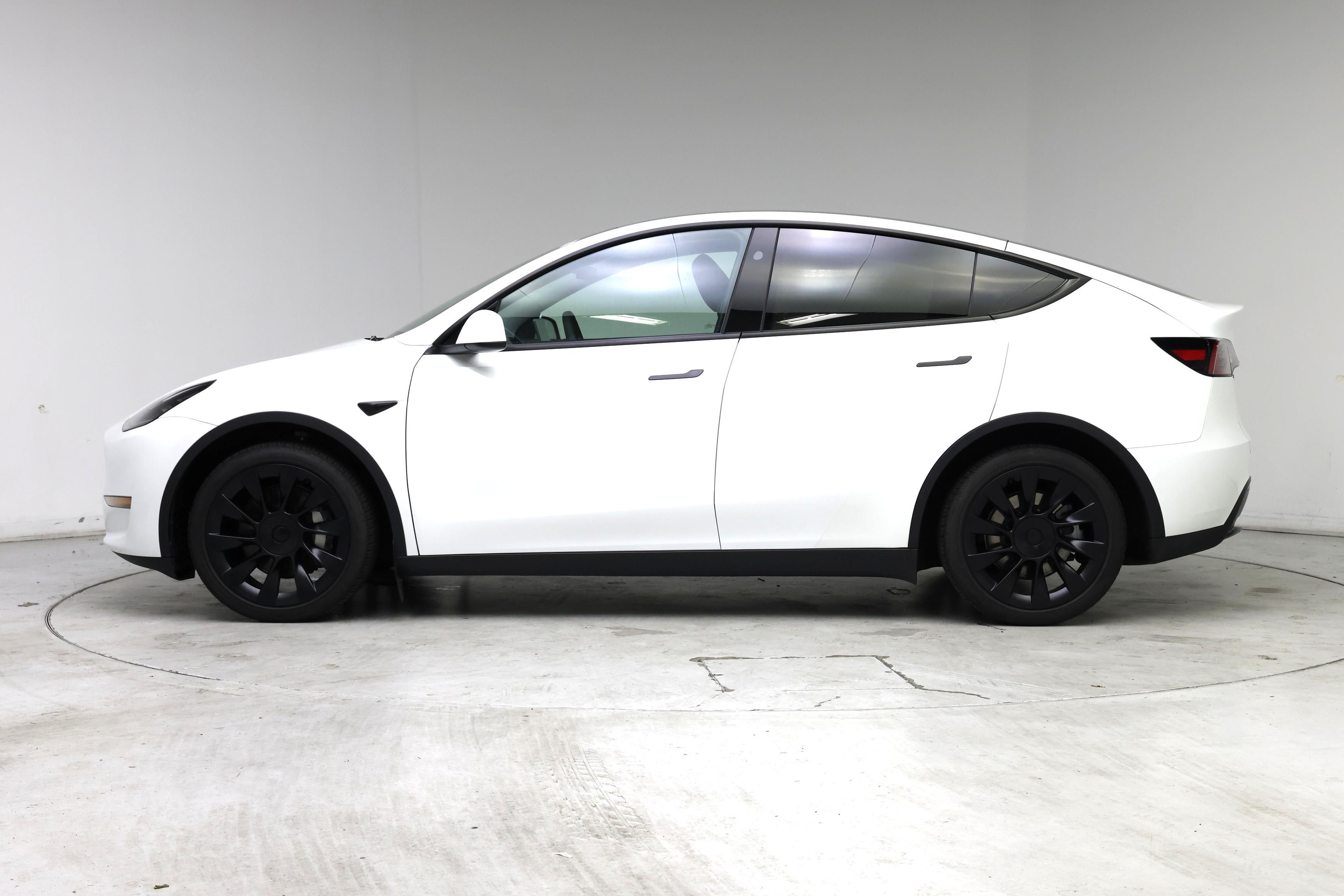 Thumbnail: 2024 Tesla Model Y - 3