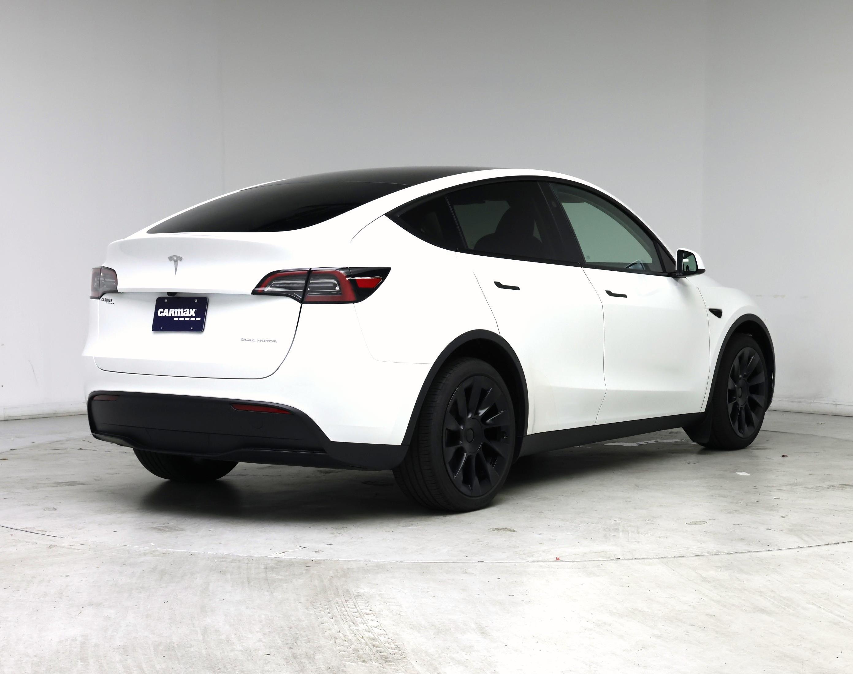 Thumbnail: 2024 Tesla Model Y - 8