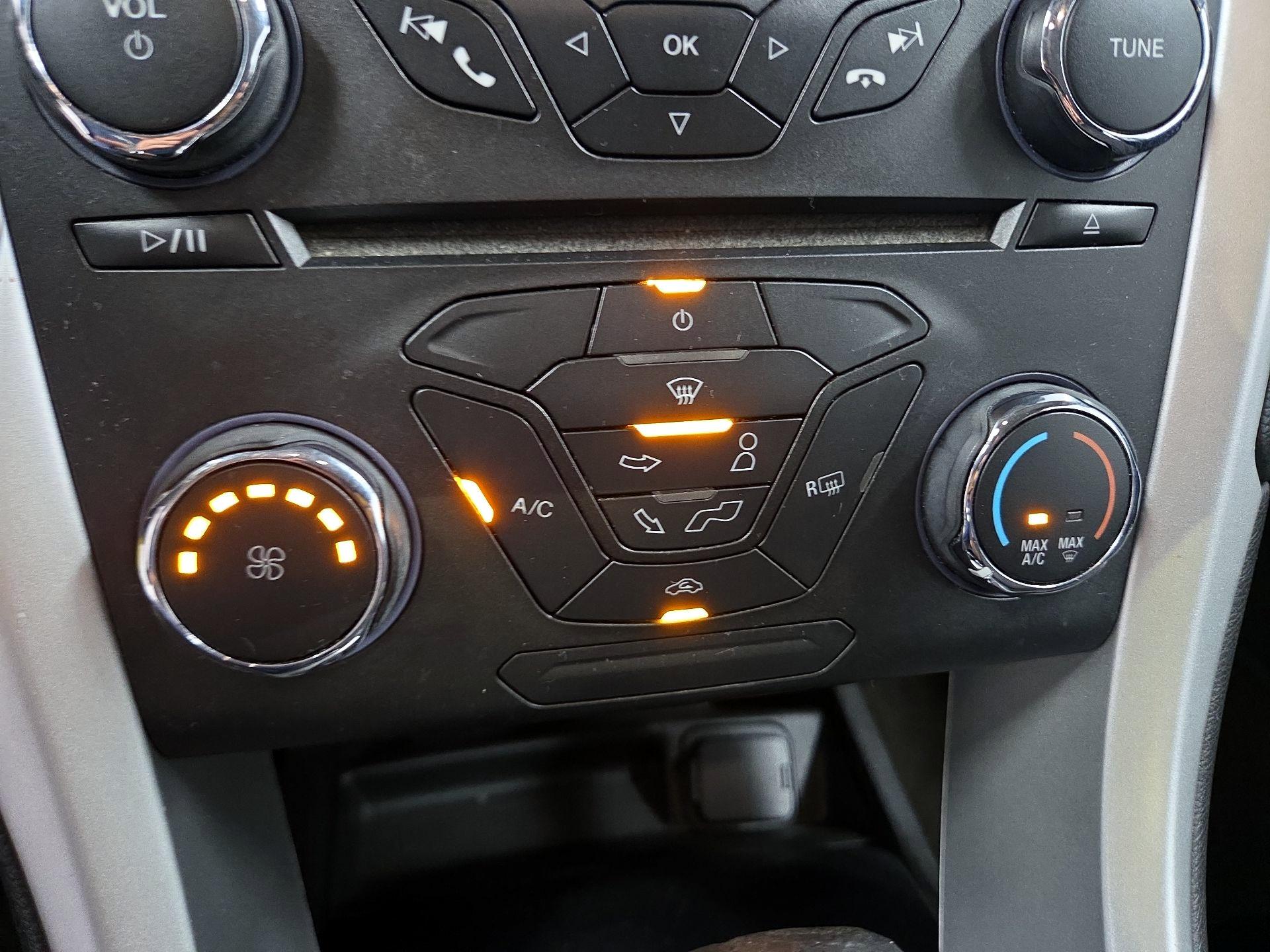 Thumbnail: 2015 Ford Fusion - 16
