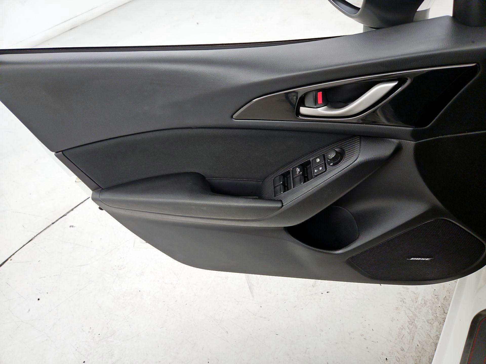 Thumbnail: 2015 Mazda Mazda3 - 12