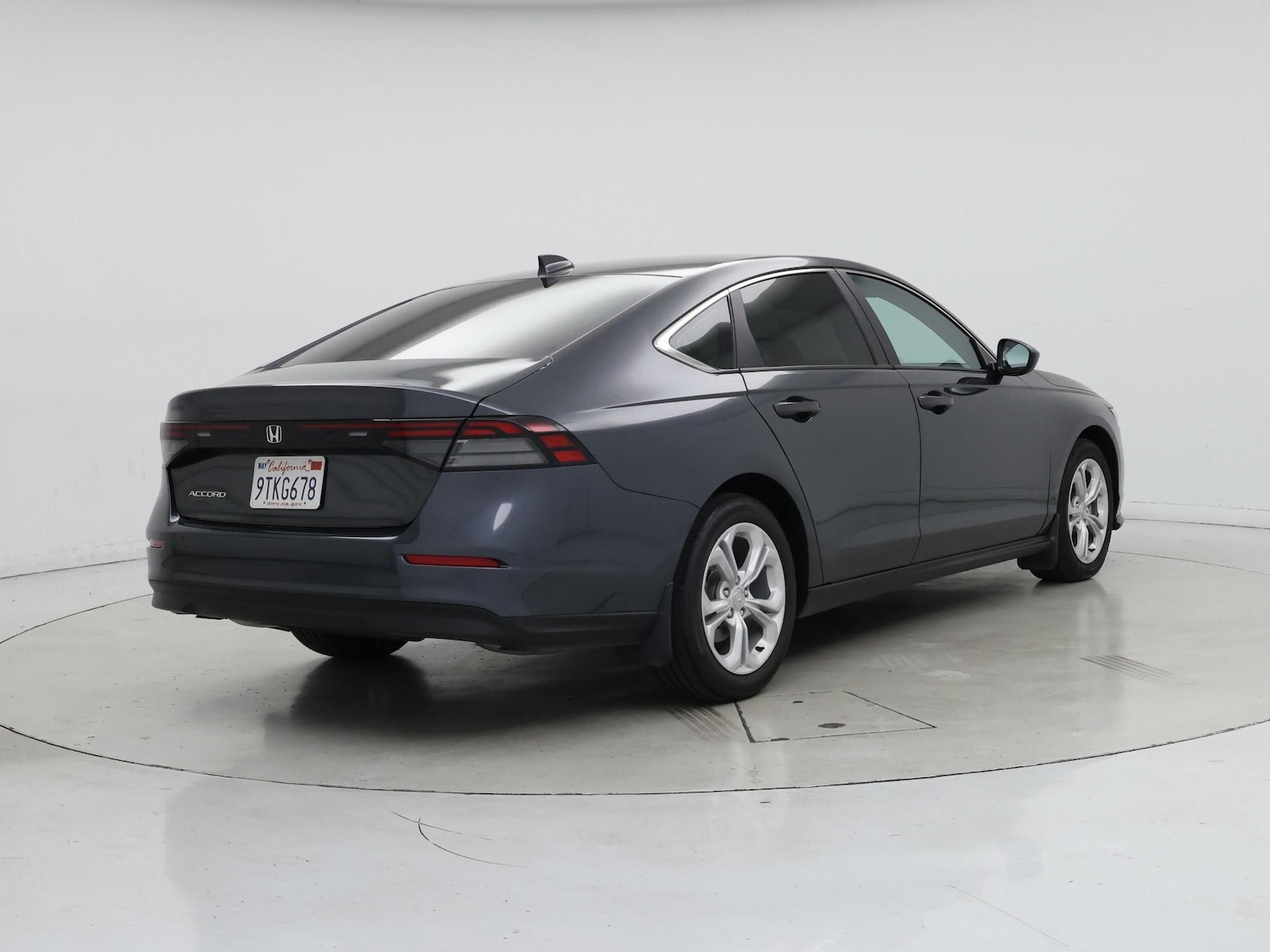 2025 Honda Accord LX - Photo 9