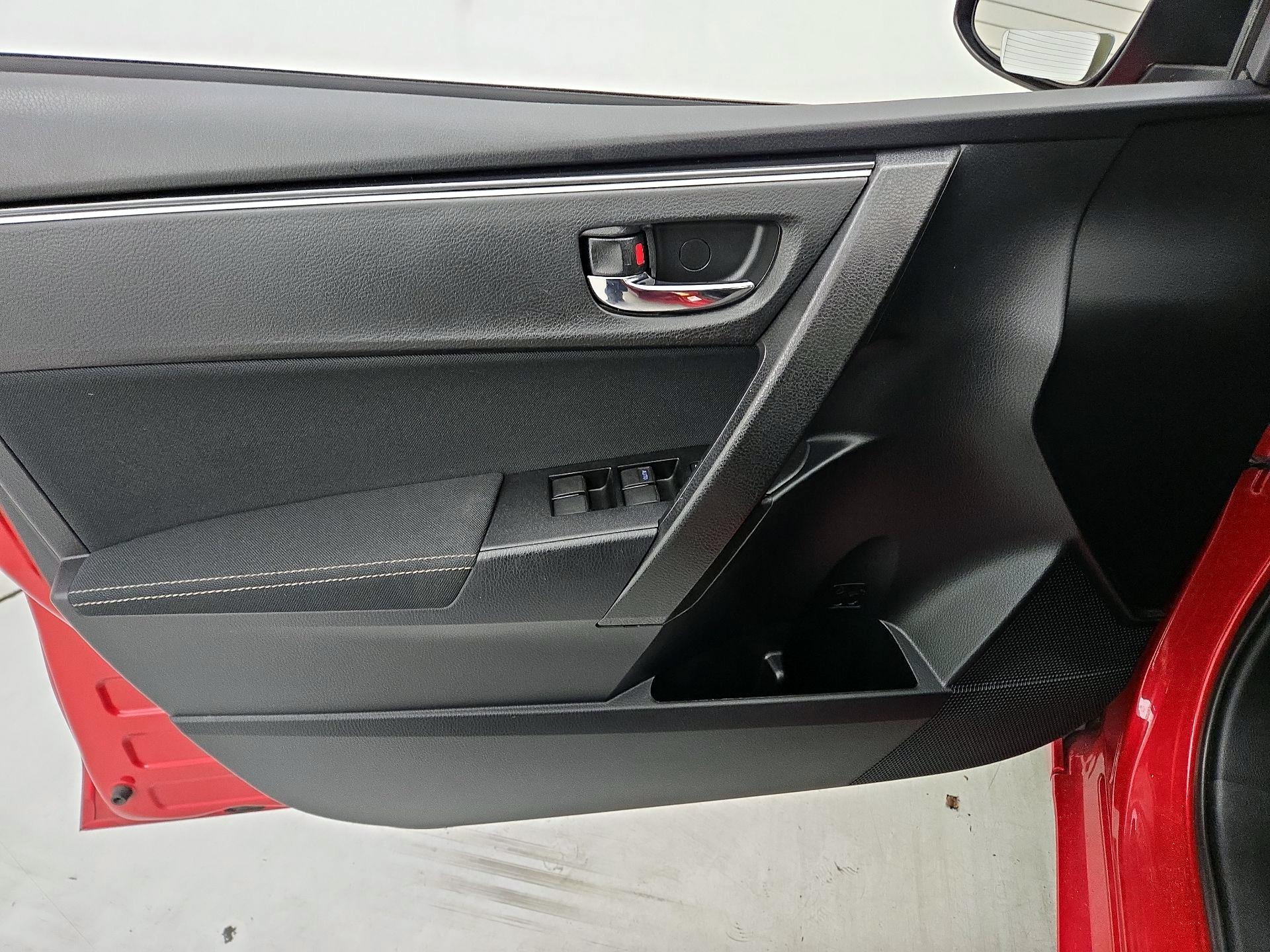 Thumbnail: 2018 Toyota Corolla - 12