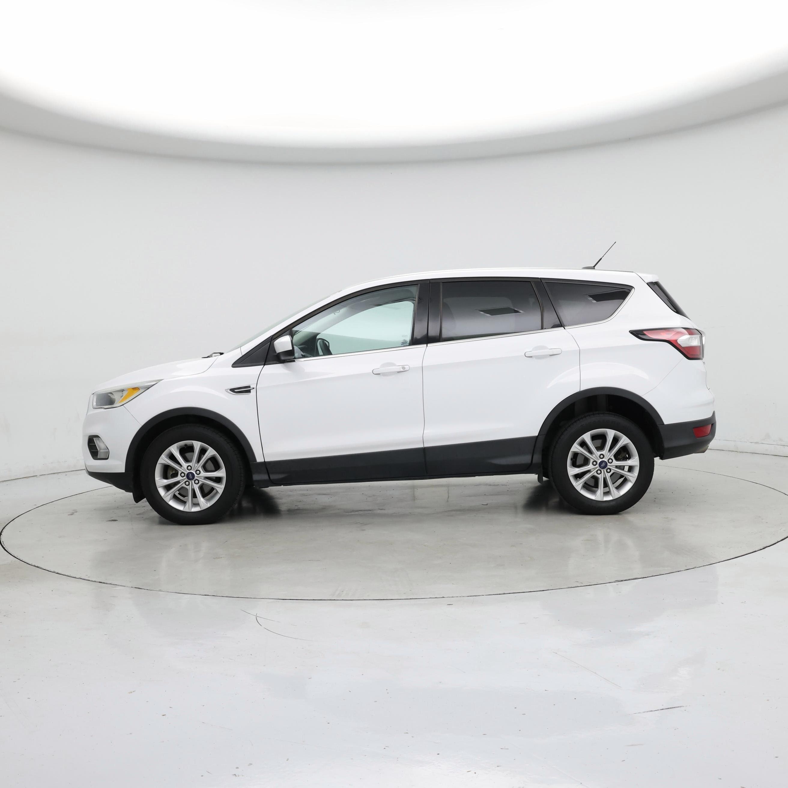 Thumbnail: 2017 Ford Escape - 3