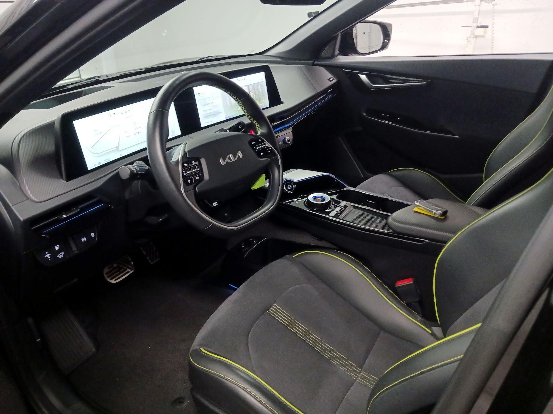 Thumbnail: 2023 Kia EV6 - 11
