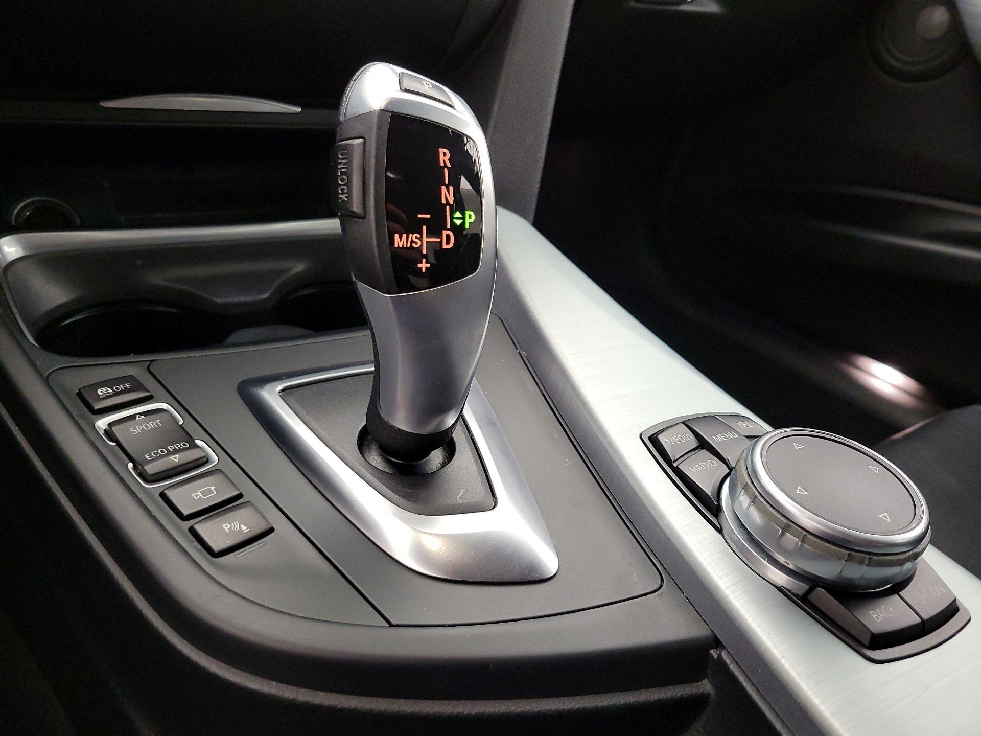 Thumbnail: 2015 BMW 3 Series - 18