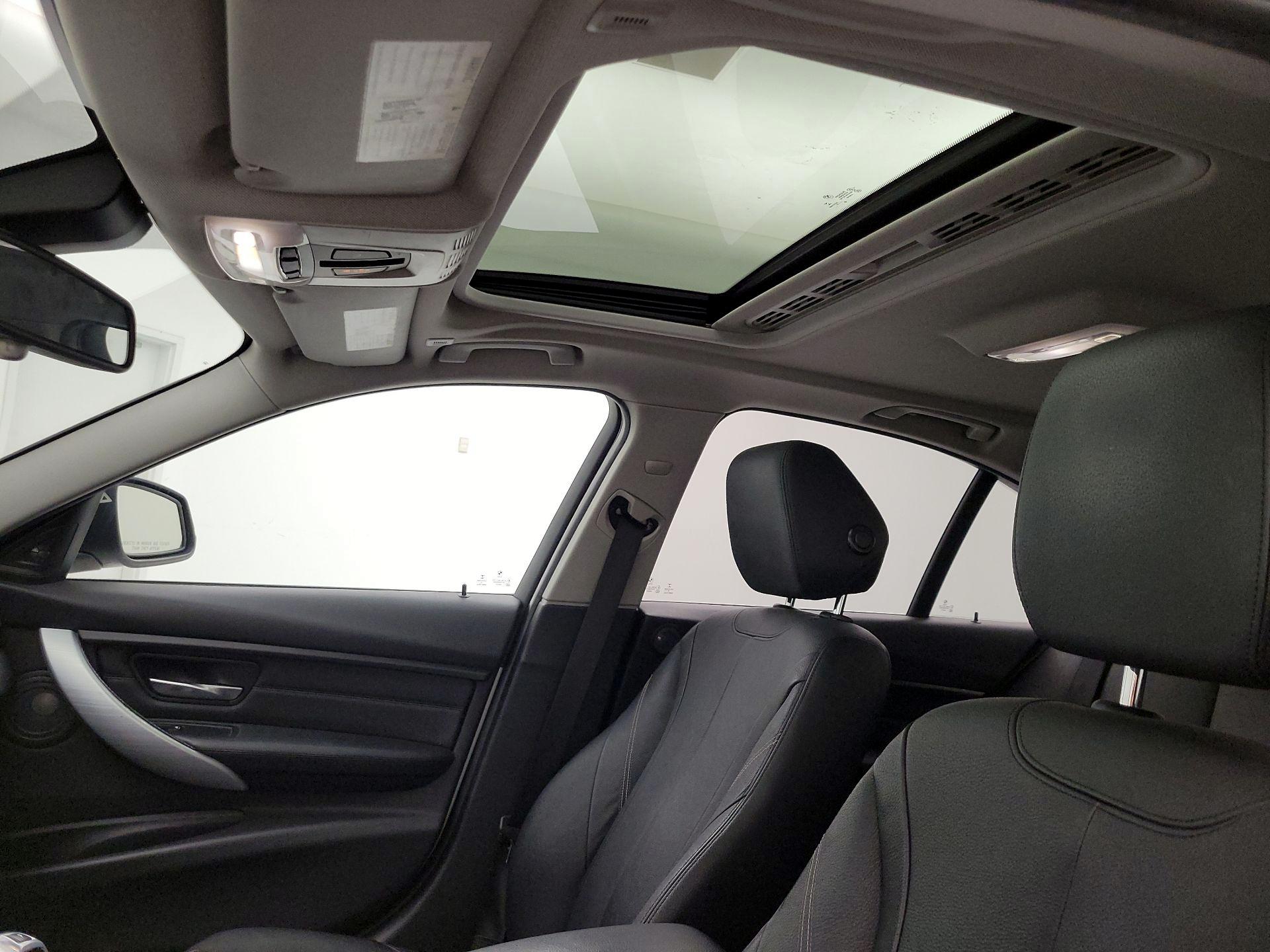 Thumbnail: 2015 BMW 3 Series - 19