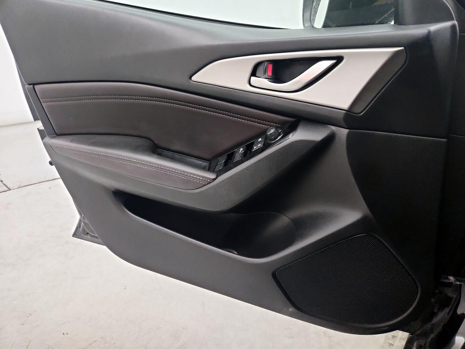 Thumbnail: 2017 Mazda Mazda3 - 12