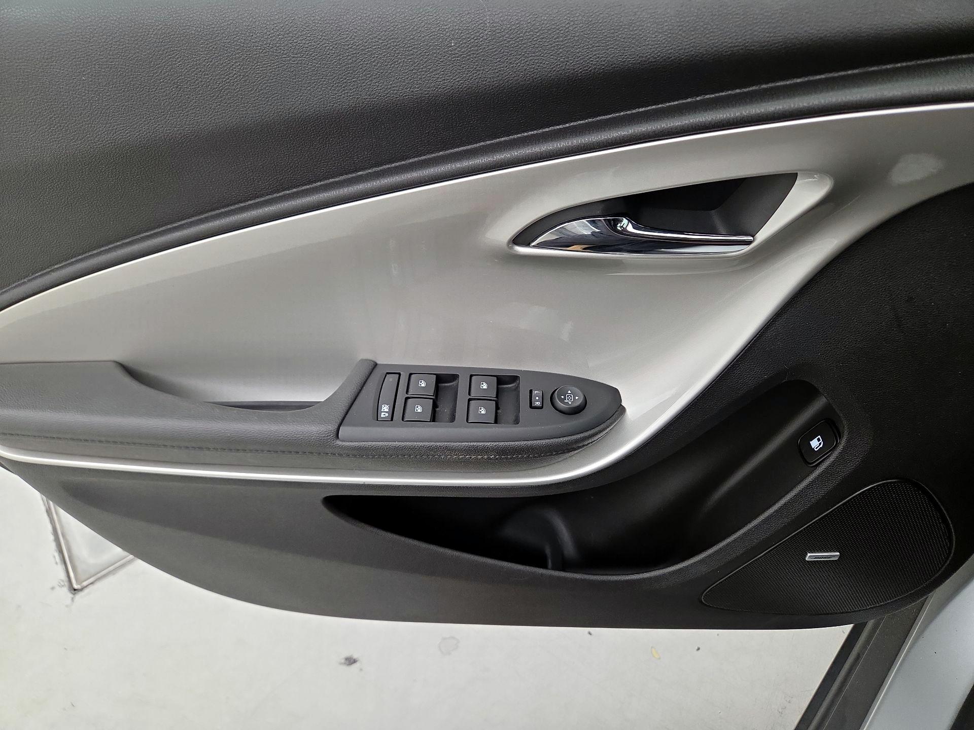 Thumbnail: 2015 Chevrolet Volt - 12