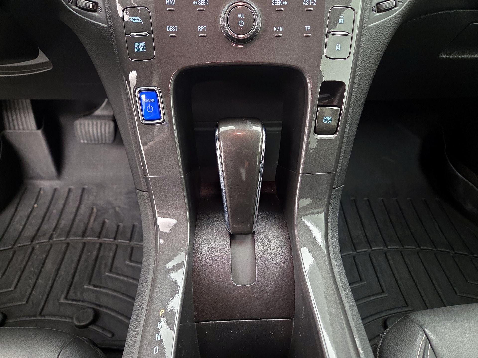 Thumbnail: 2015 Chevrolet Volt - 18