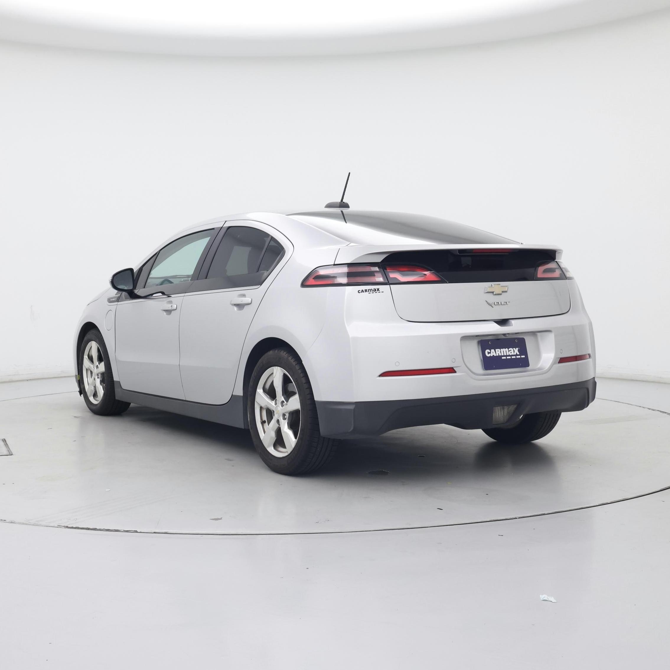 Thumbnail: 2015 Chevrolet Volt - 2