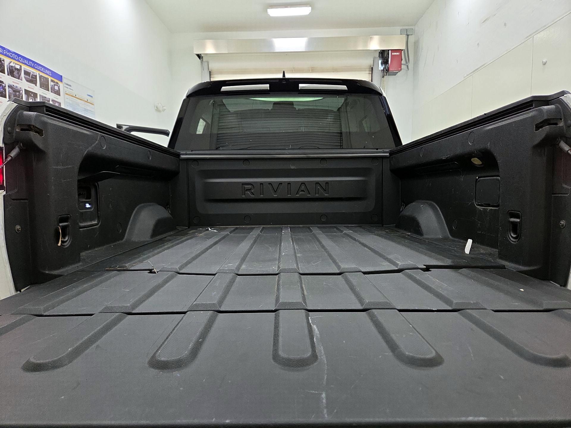 Thumbnail: 2022 Rivian R1T - 19