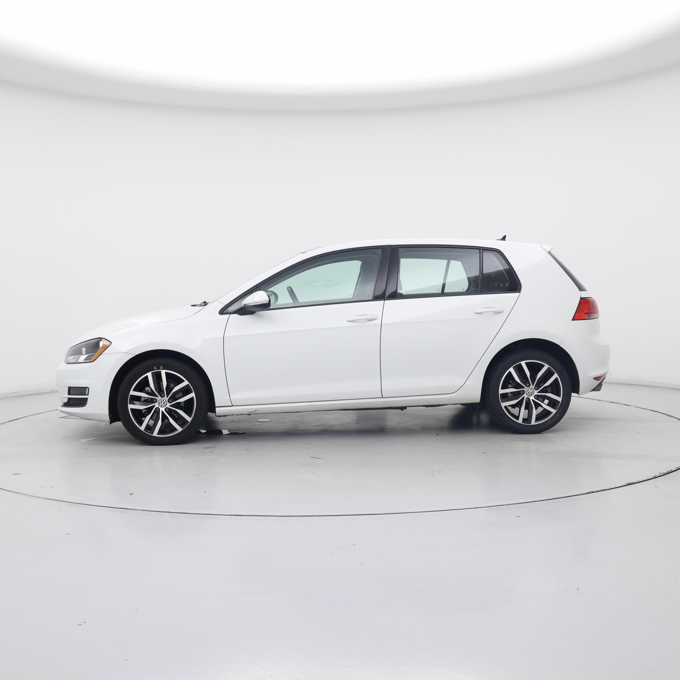 Thumbnail: 2017 Volkswagen Golf - 3