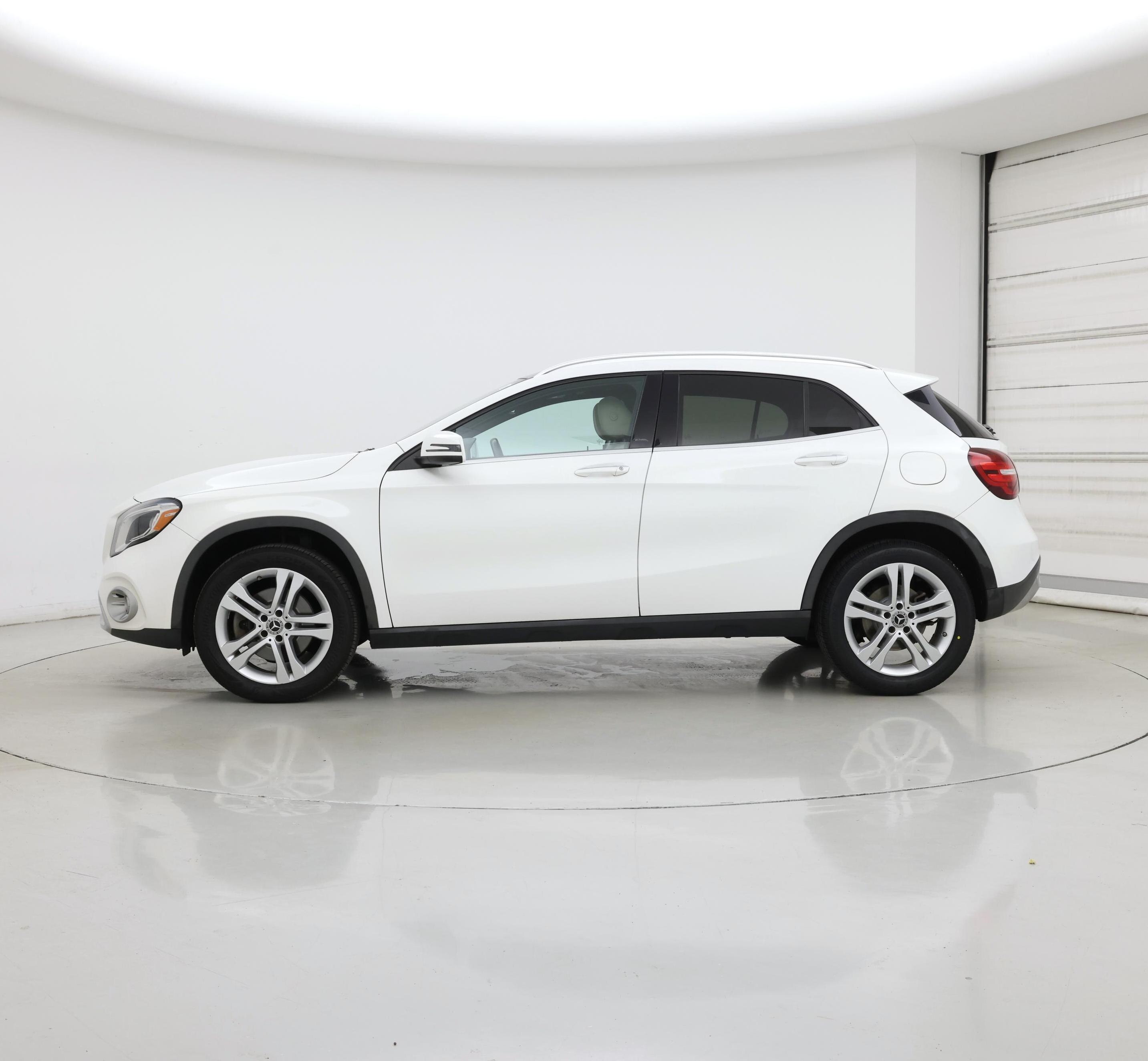 Thumbnail: 2018 Mercedes-Benz GLA - 3