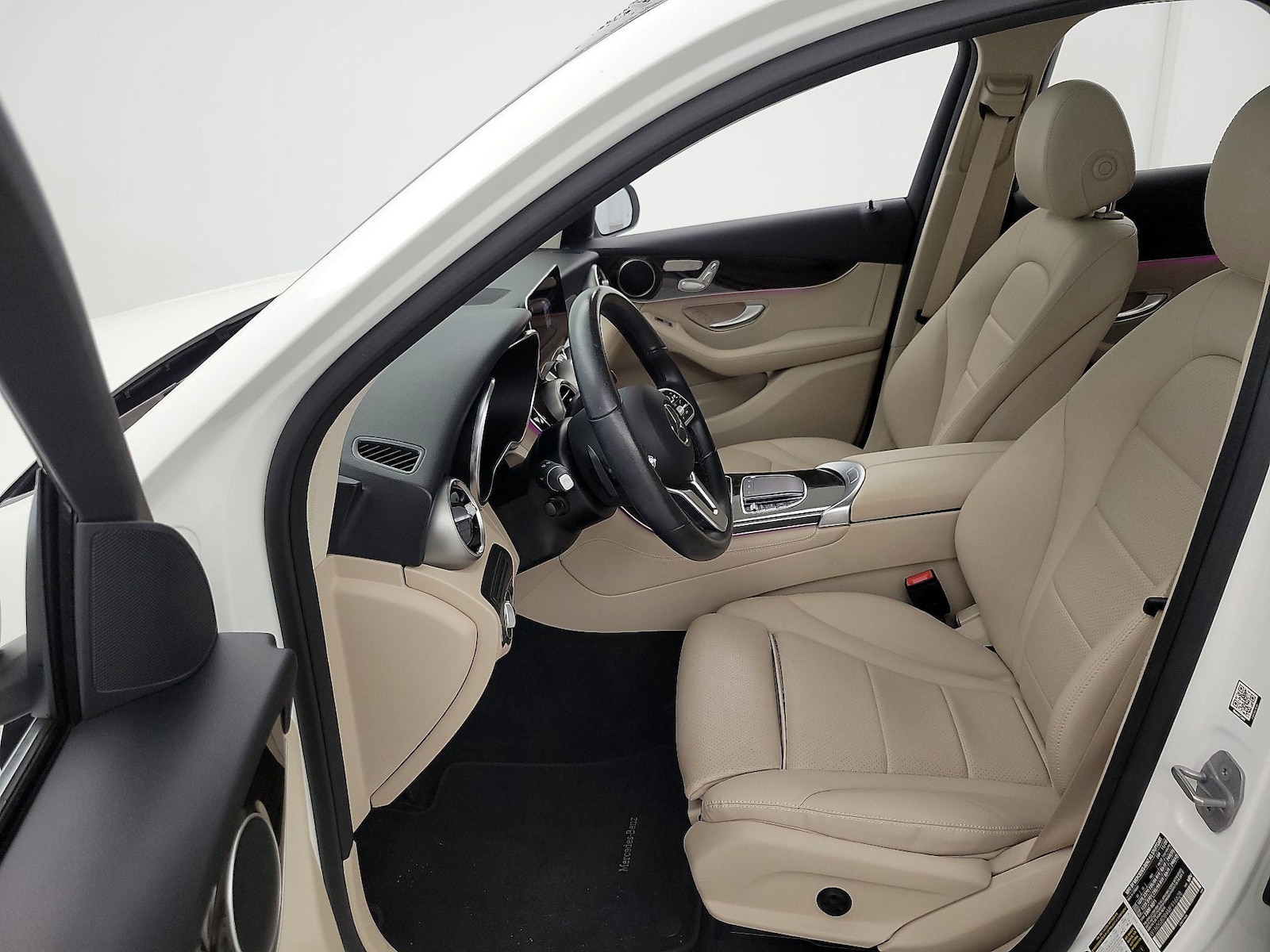 2021 Mercedes-Benz GLC GLC300 - Photo 12