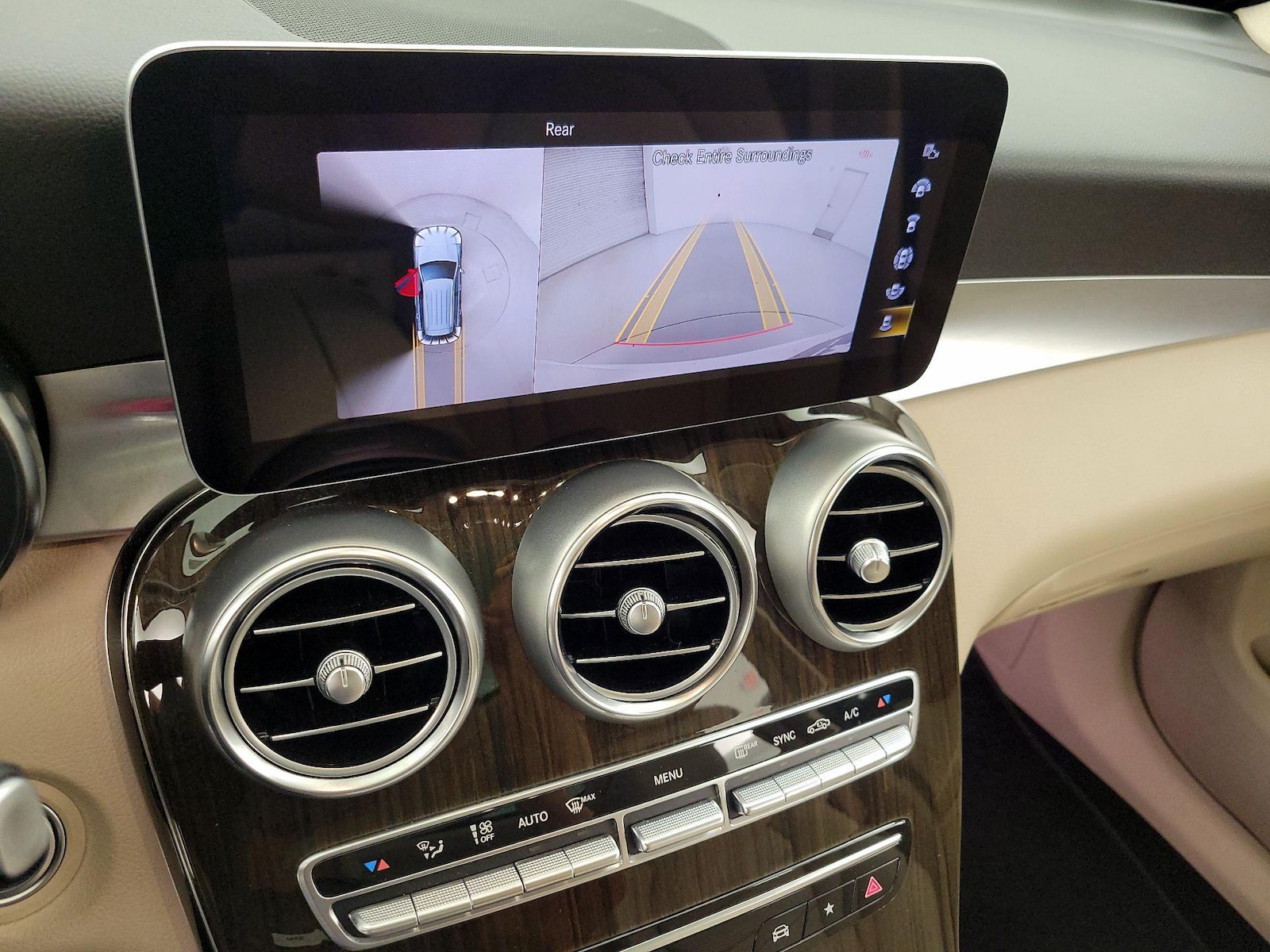 2021 Mercedes-Benz GLC GLC300 - Photo 15