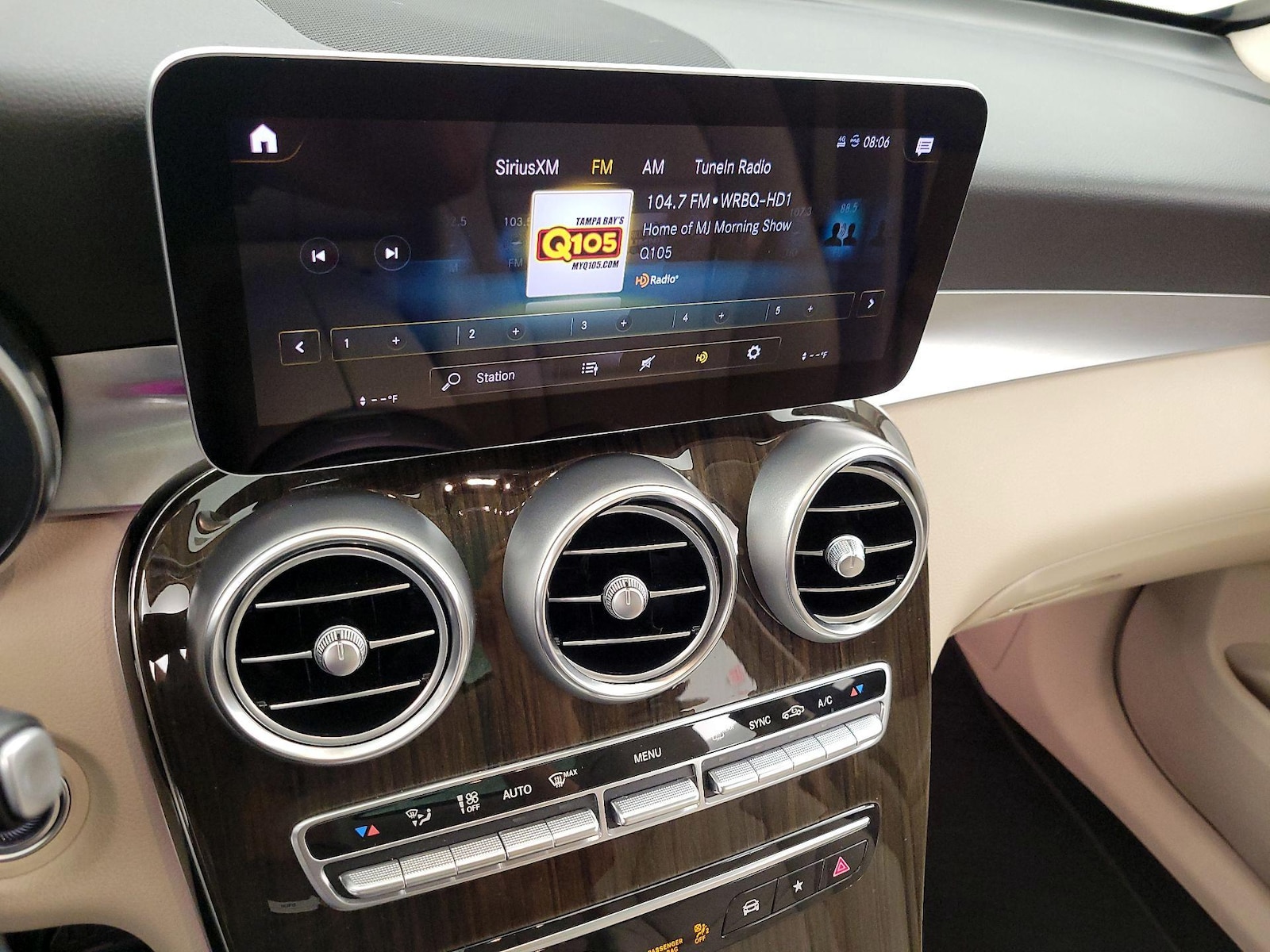 2021 Mercedes-Benz GLC GLC300 - Photo 16