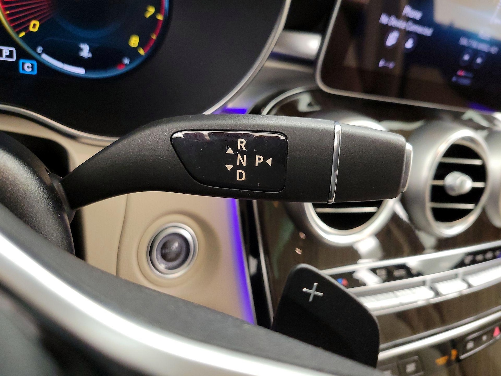 2021 Mercedes-Benz GLC GLC300 - Photo 18