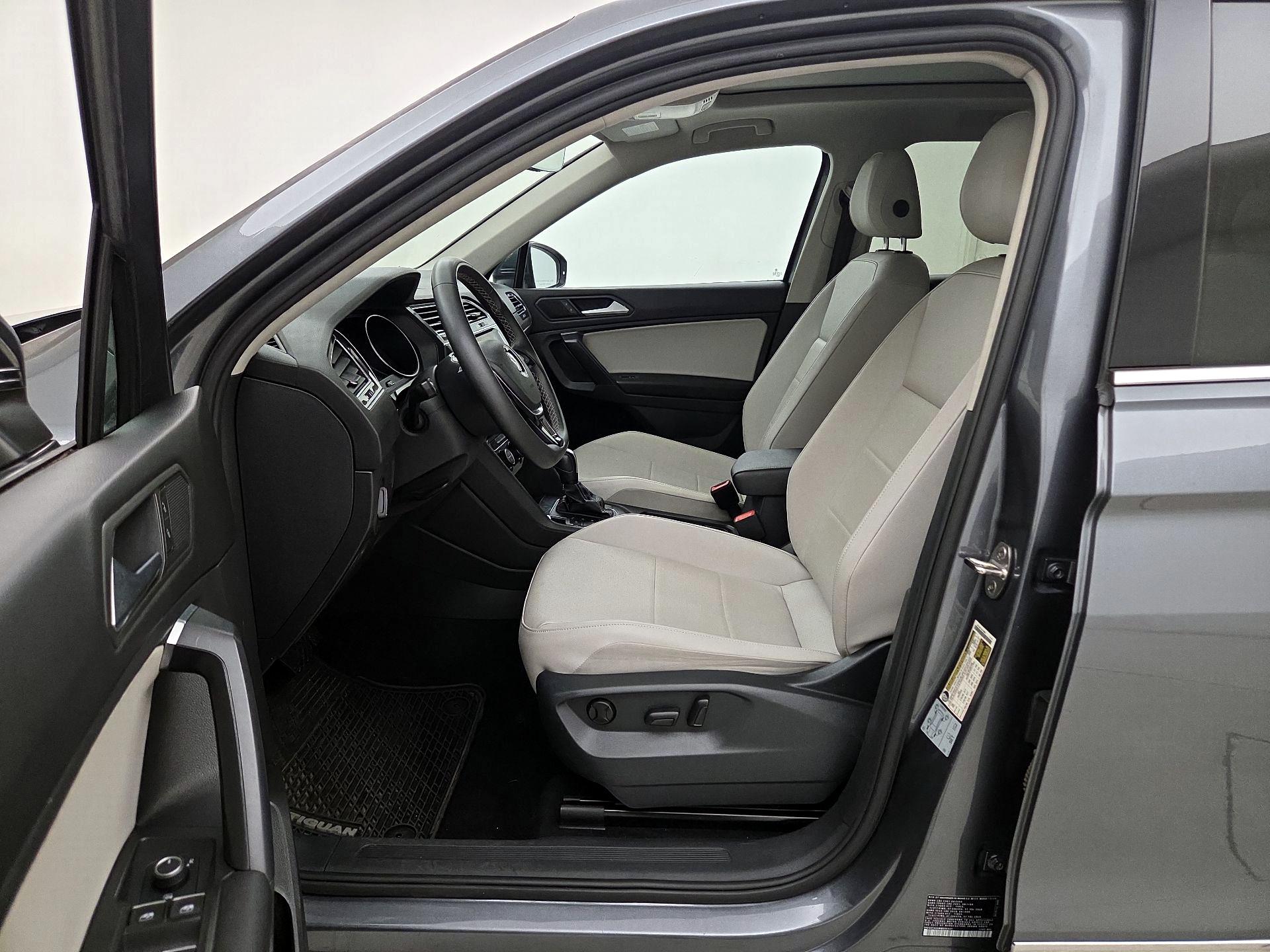 Thumbnail: 2021 Volkswagen Tiguan - 11