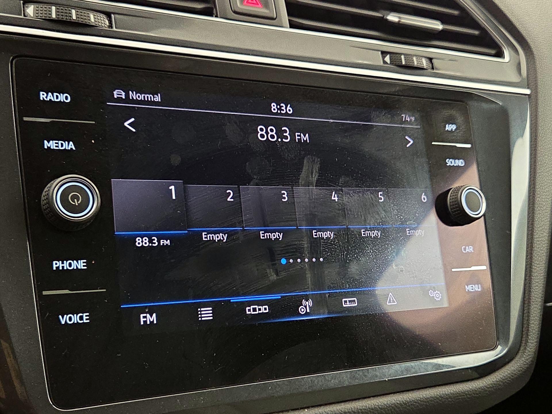 Thumbnail: 2021 Volkswagen Tiguan - 15