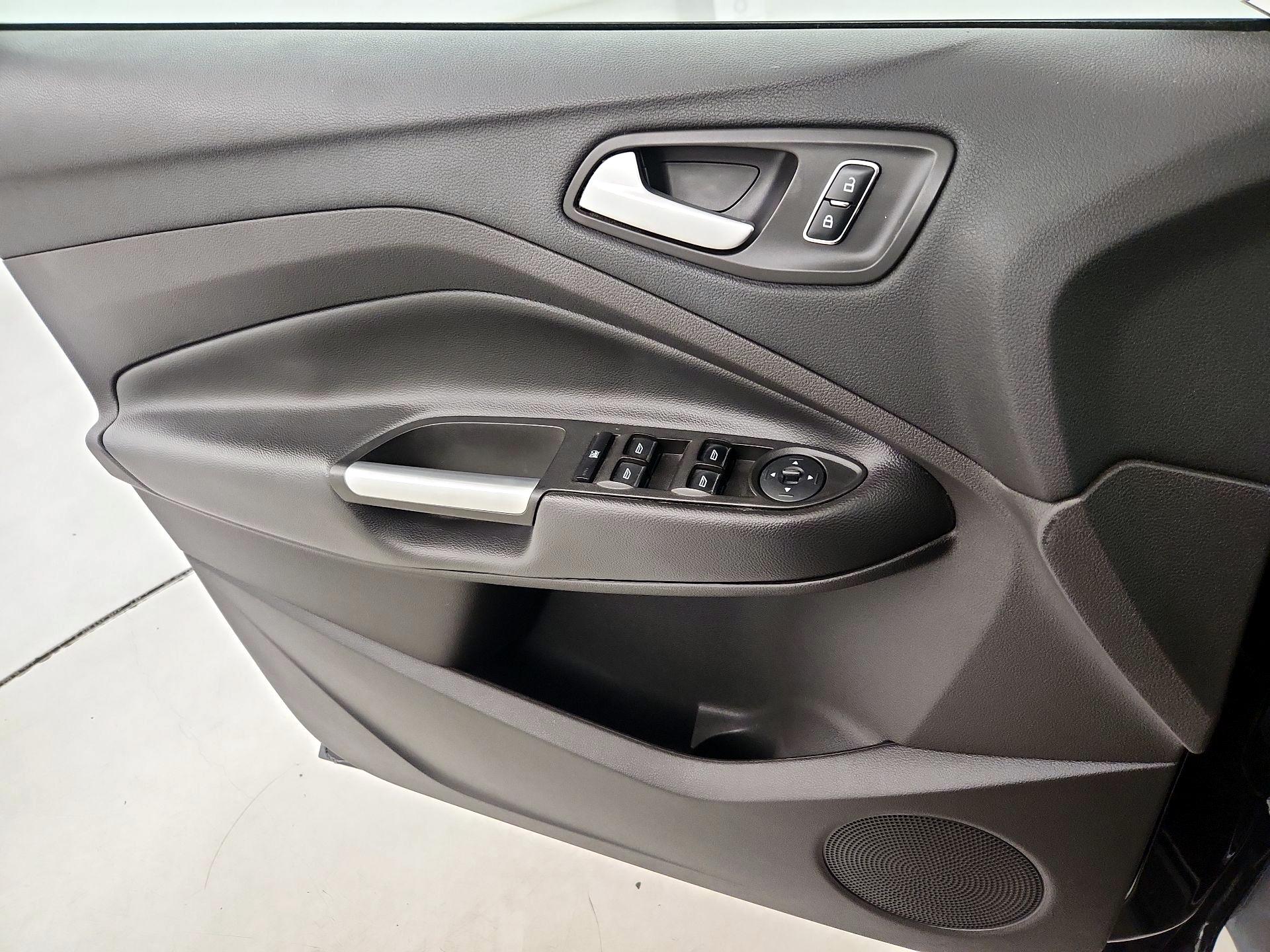 Thumbnail: 2016 Ford Escape - 12