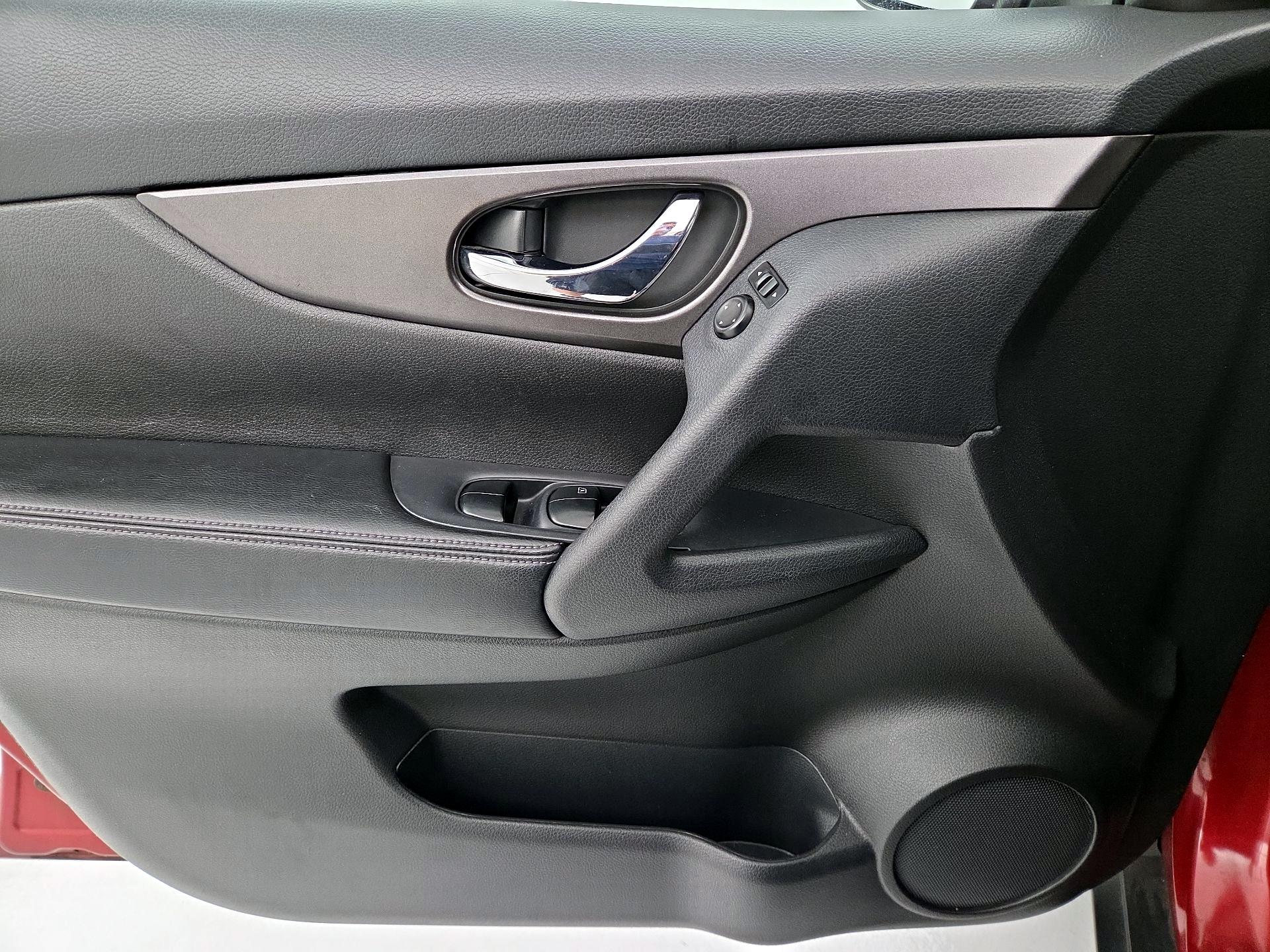Thumbnail: 2014 Nissan Rogue - 12