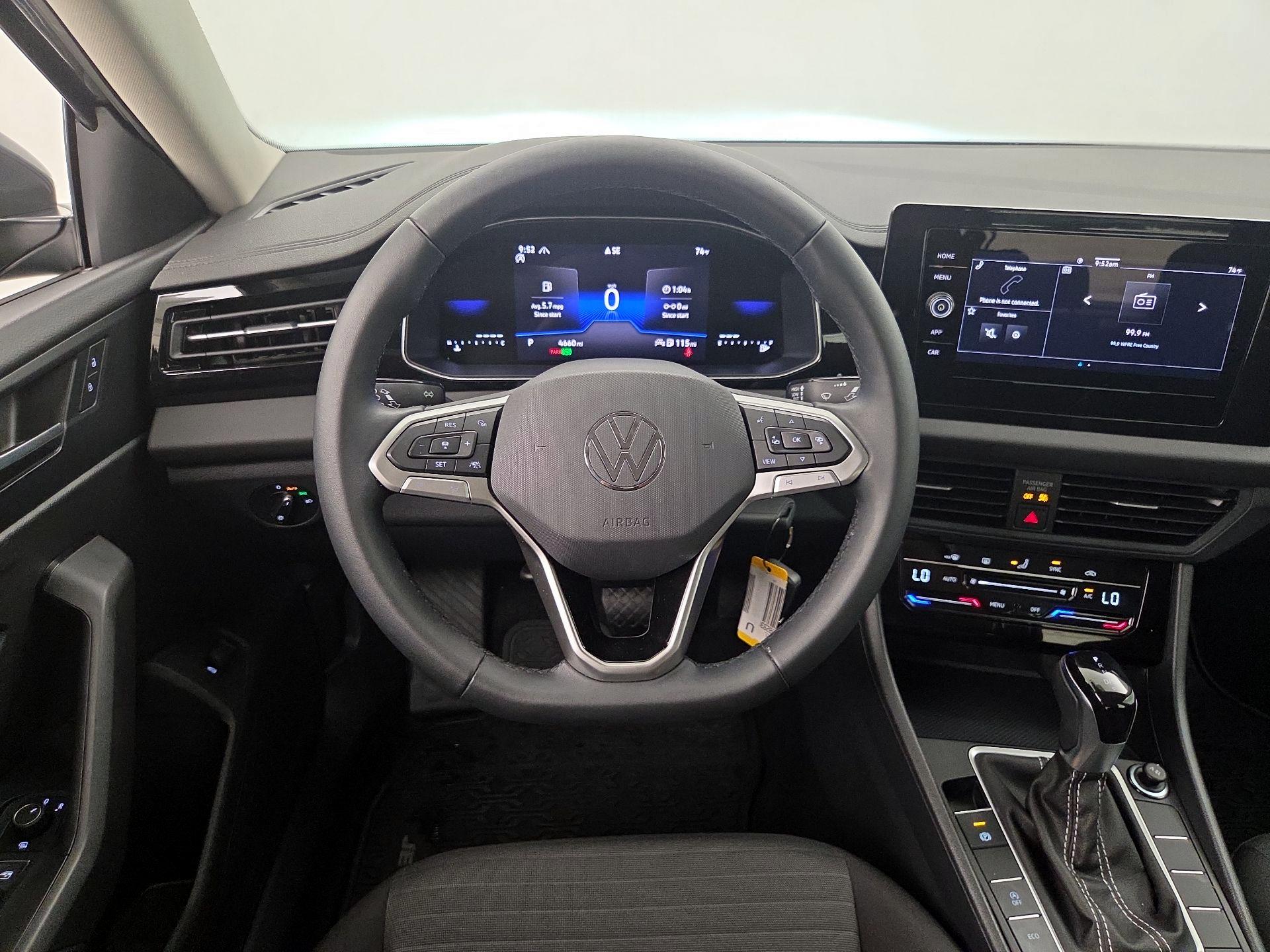 Thumbnail: 2025 Volkswagen Jetta - 10