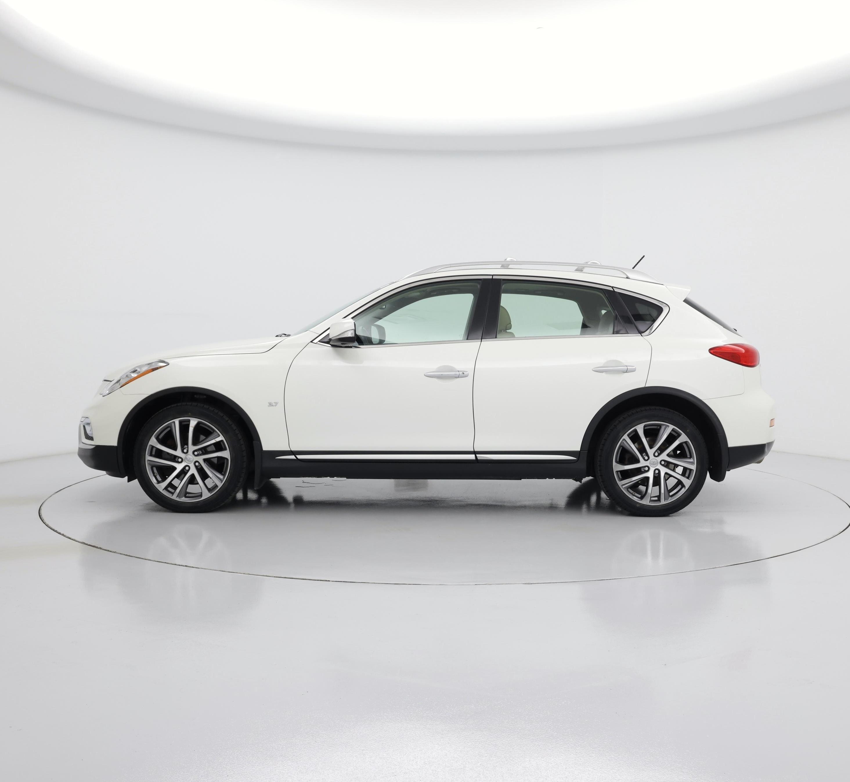 Thumbnail: 2017 INFINITI QX50 - 3