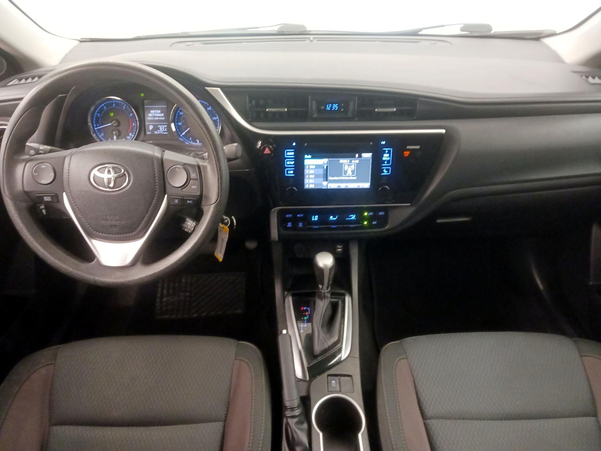 Thumbnail: 2017 Toyota Corolla - 9