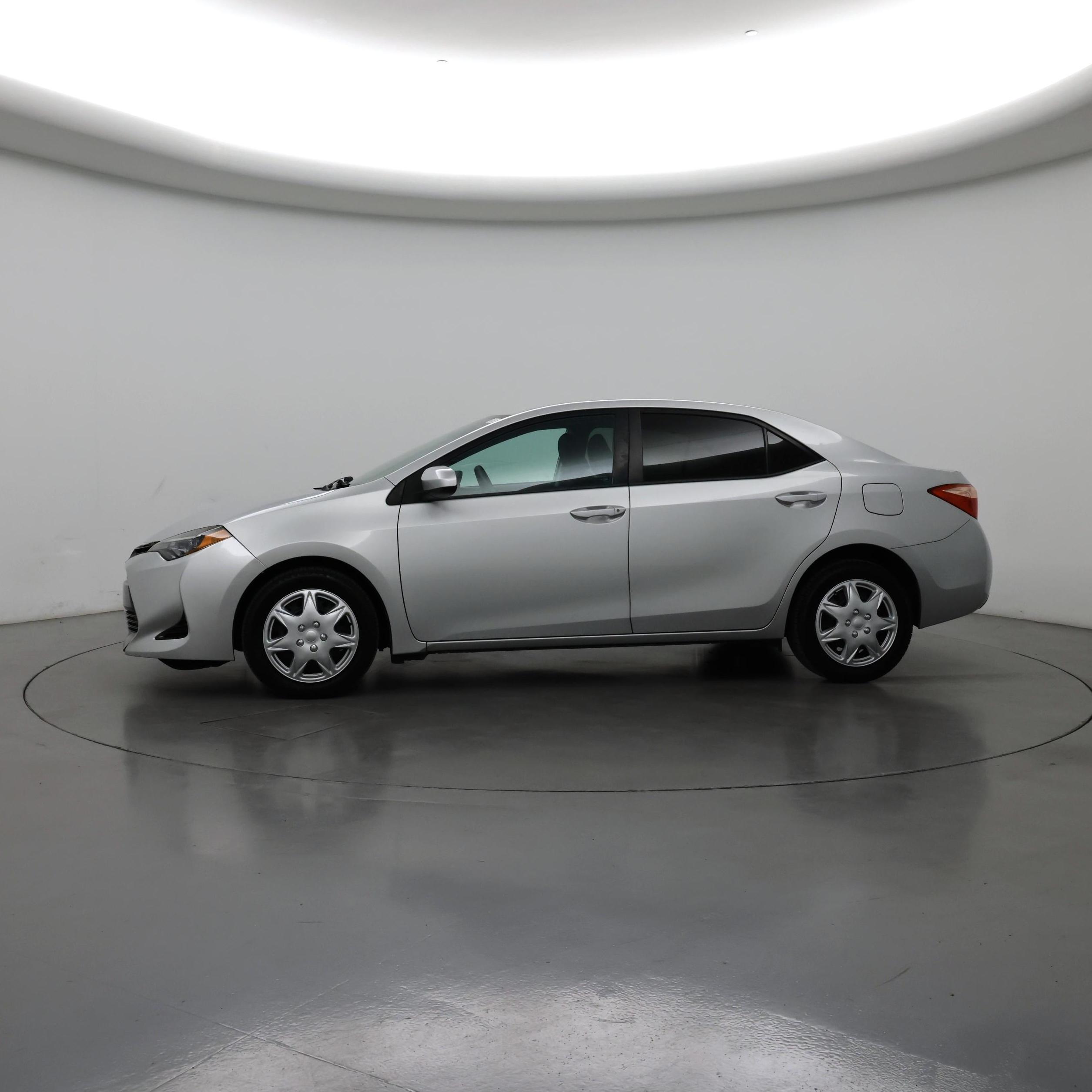 Thumbnail: 2017 Toyota Corolla - 3