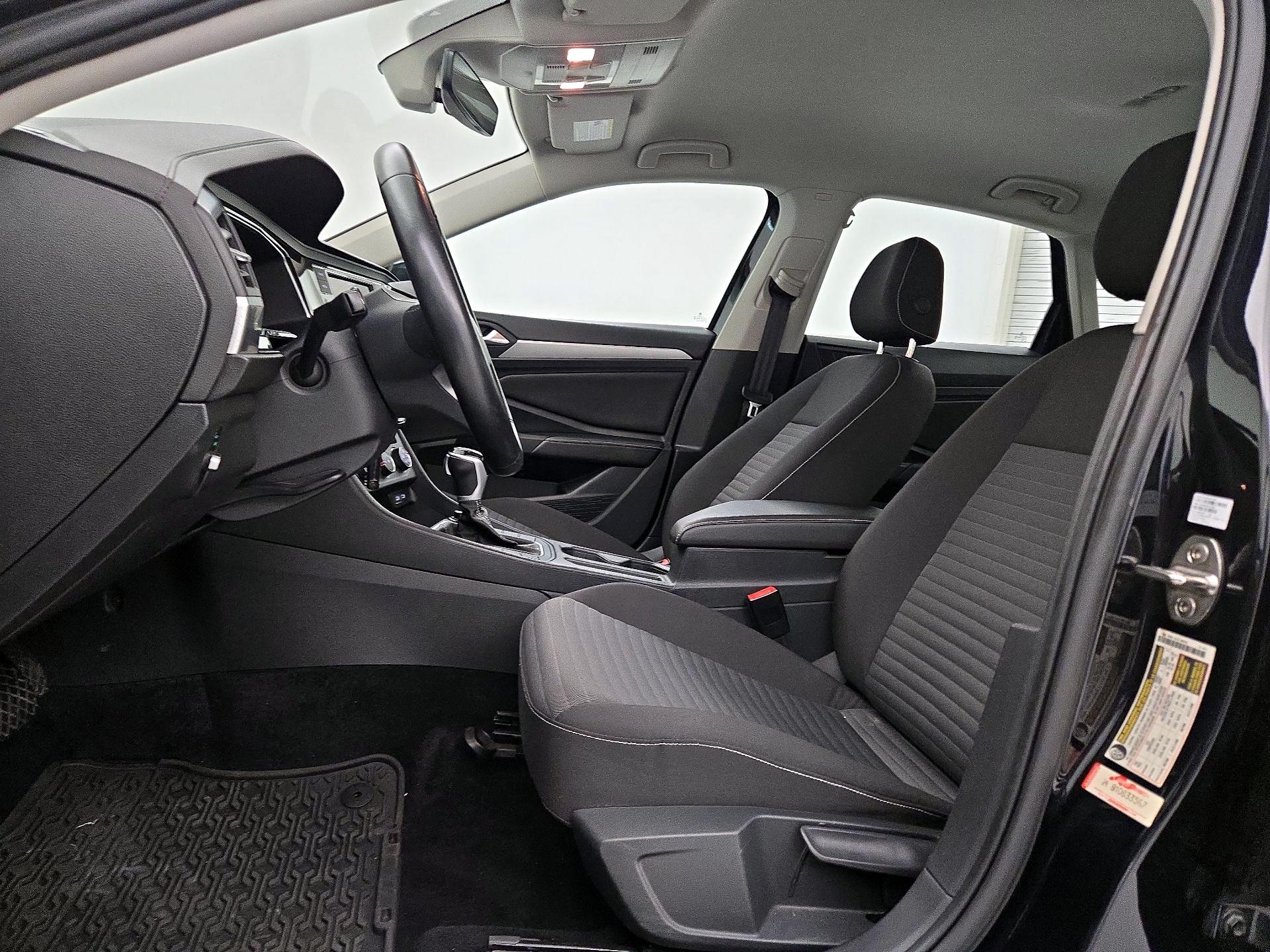 Thumbnail: 2023 Volkswagen Jetta - 11