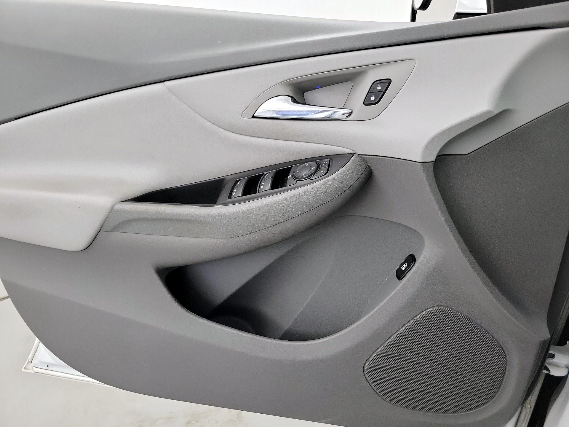 Thumbnail: 2018 Chevrolet Volt - 12
