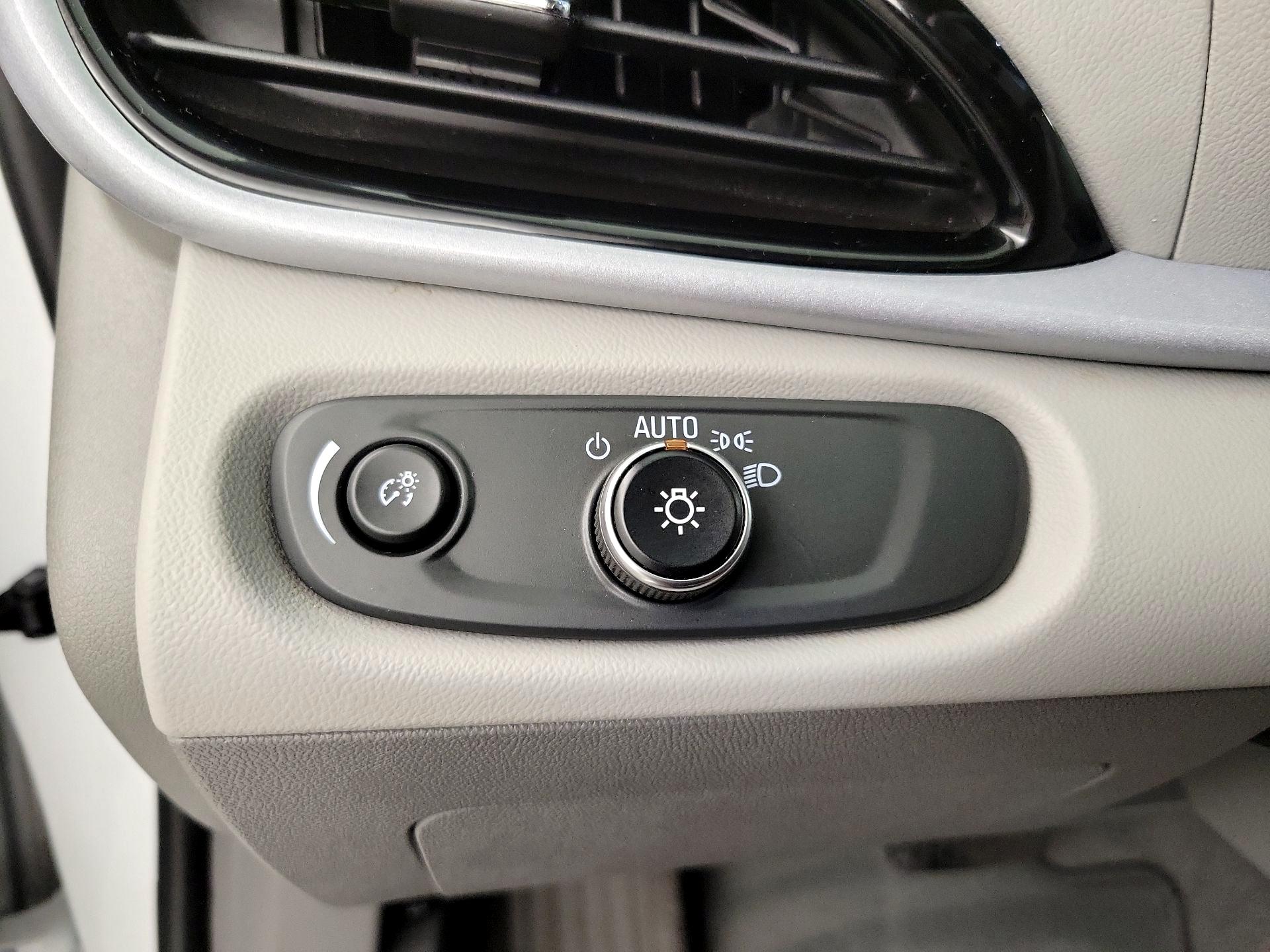 Thumbnail: 2018 Chevrolet Volt - 13