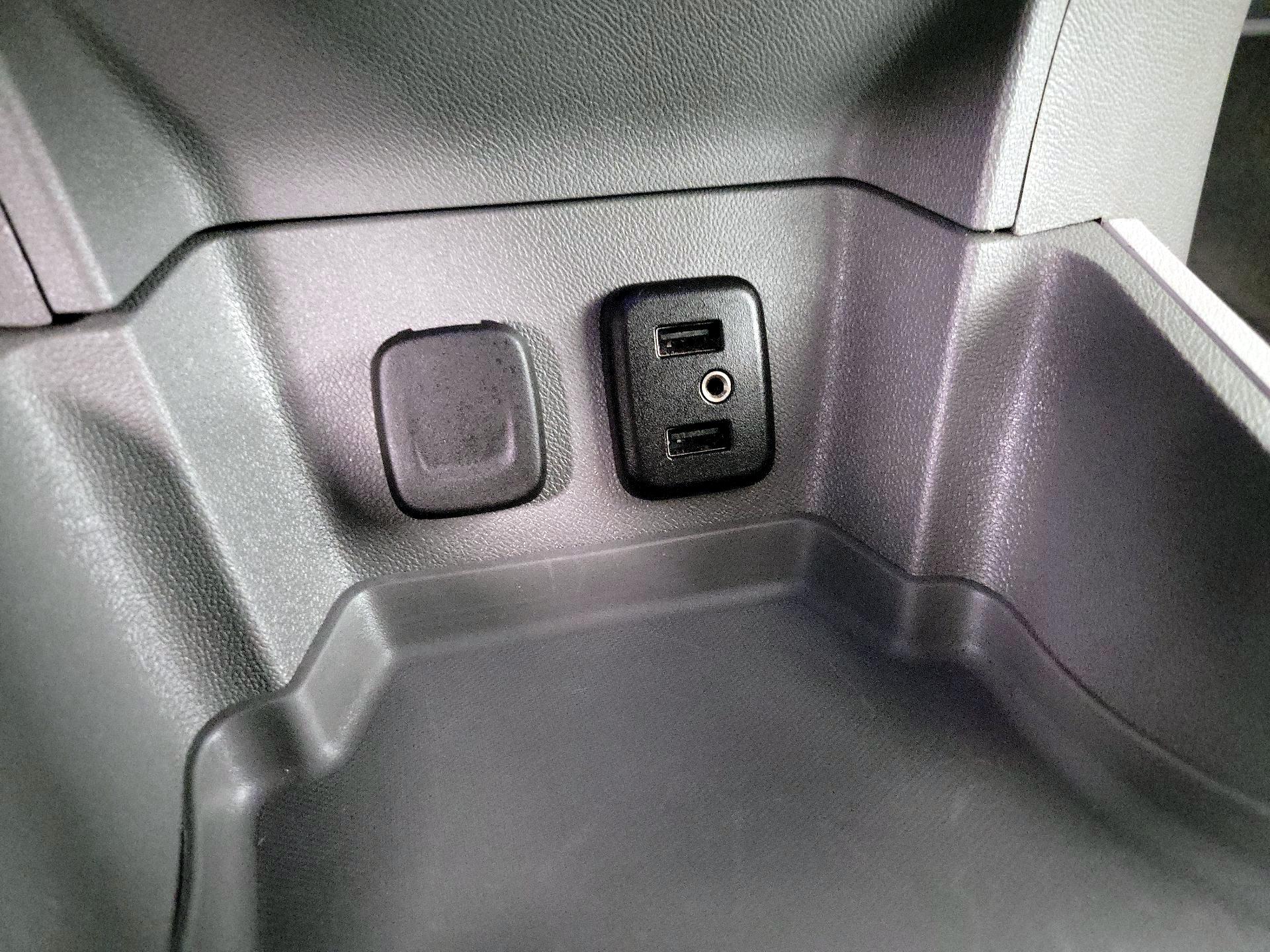 Thumbnail: 2018 Chevrolet Volt - 18