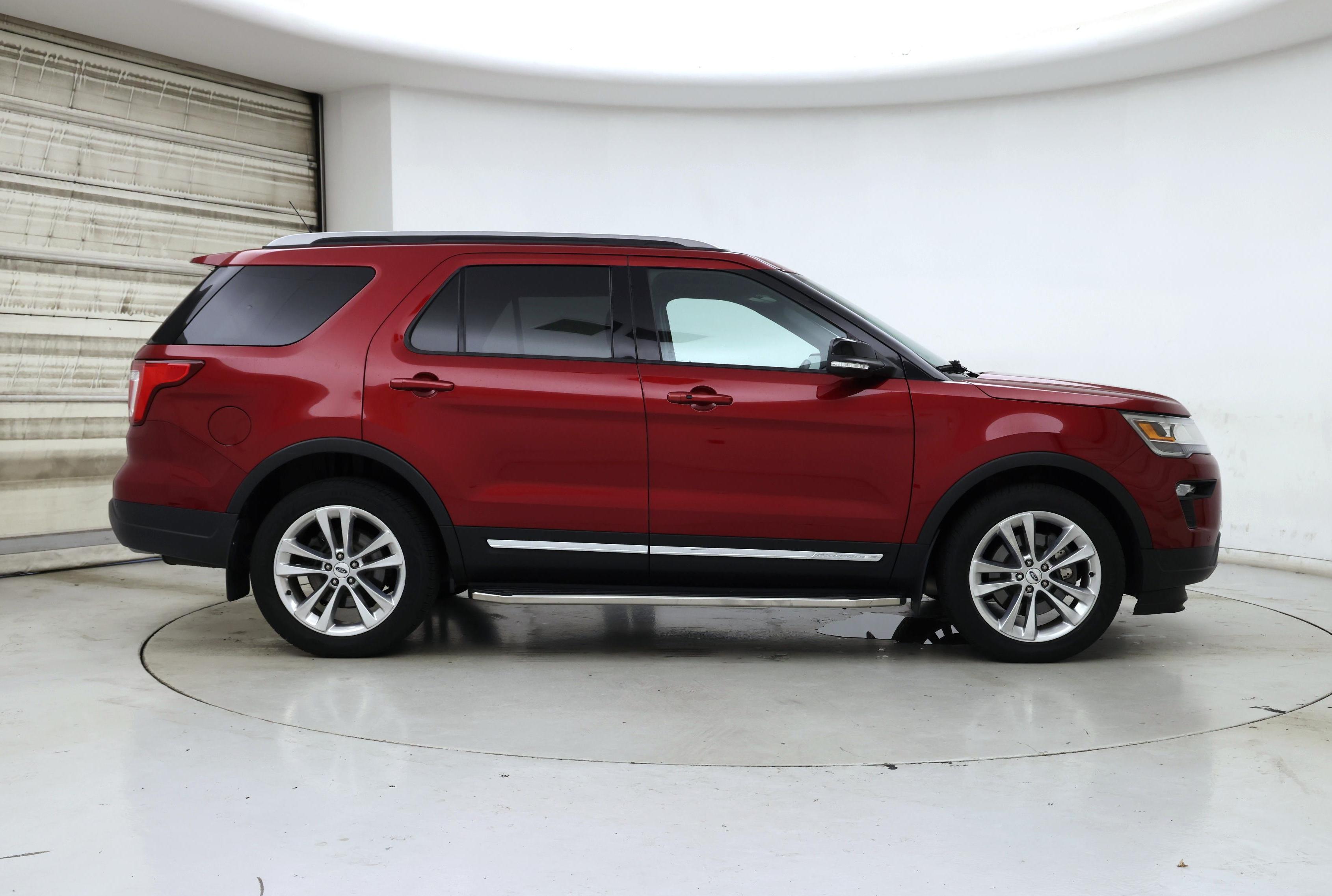 Thumbnail: 2018 Ford Explorer - 7
