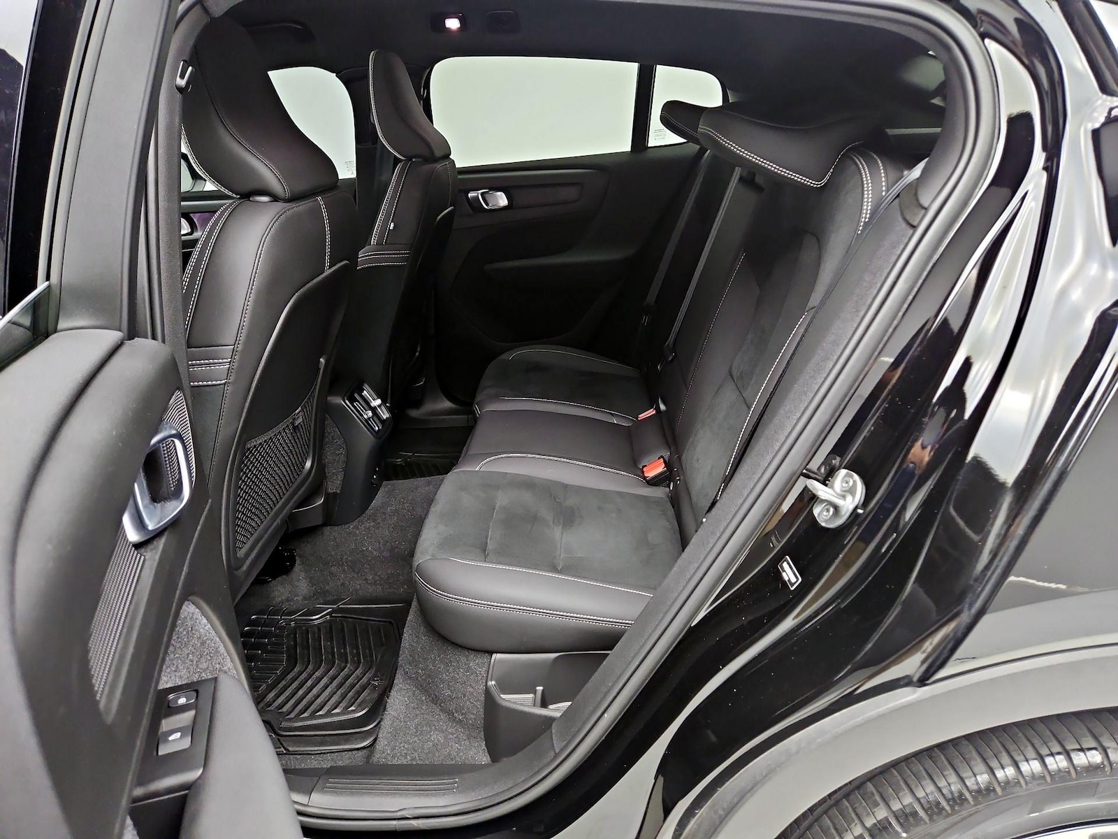 2022 Volvo C40 Ultimate - Photo 20