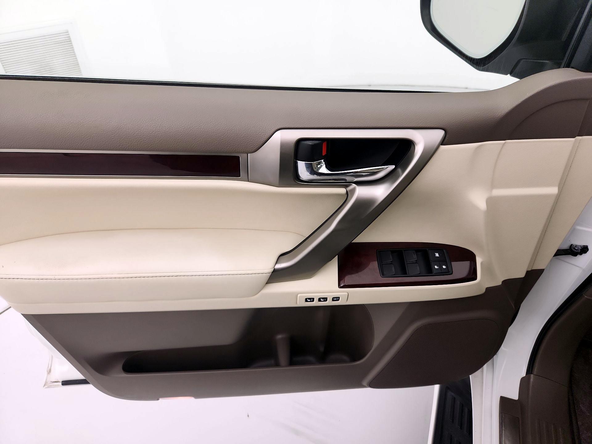 Thumbnail: 2016 Lexus GX - 12