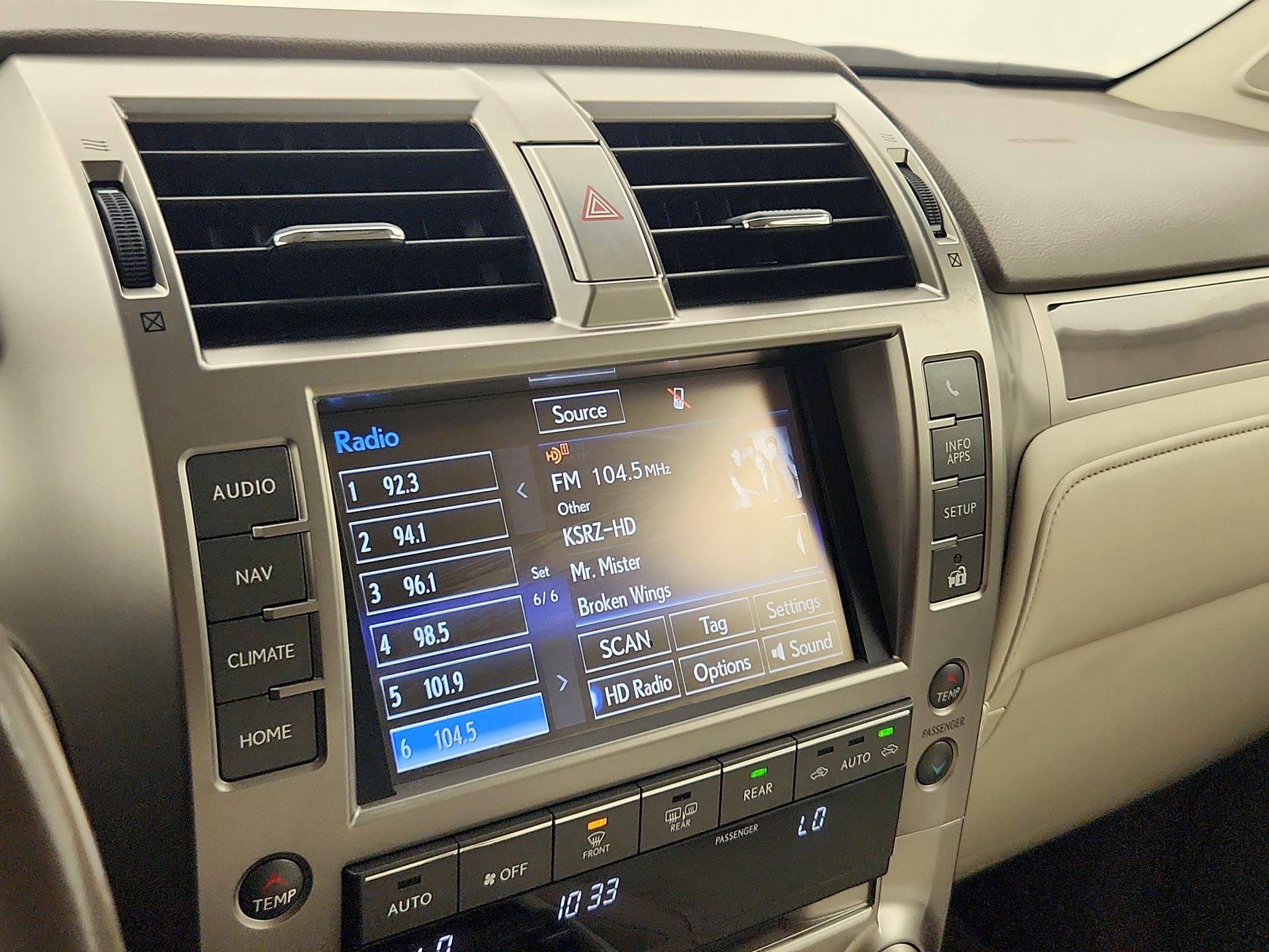 Thumbnail: 2016 Lexus GX - 16