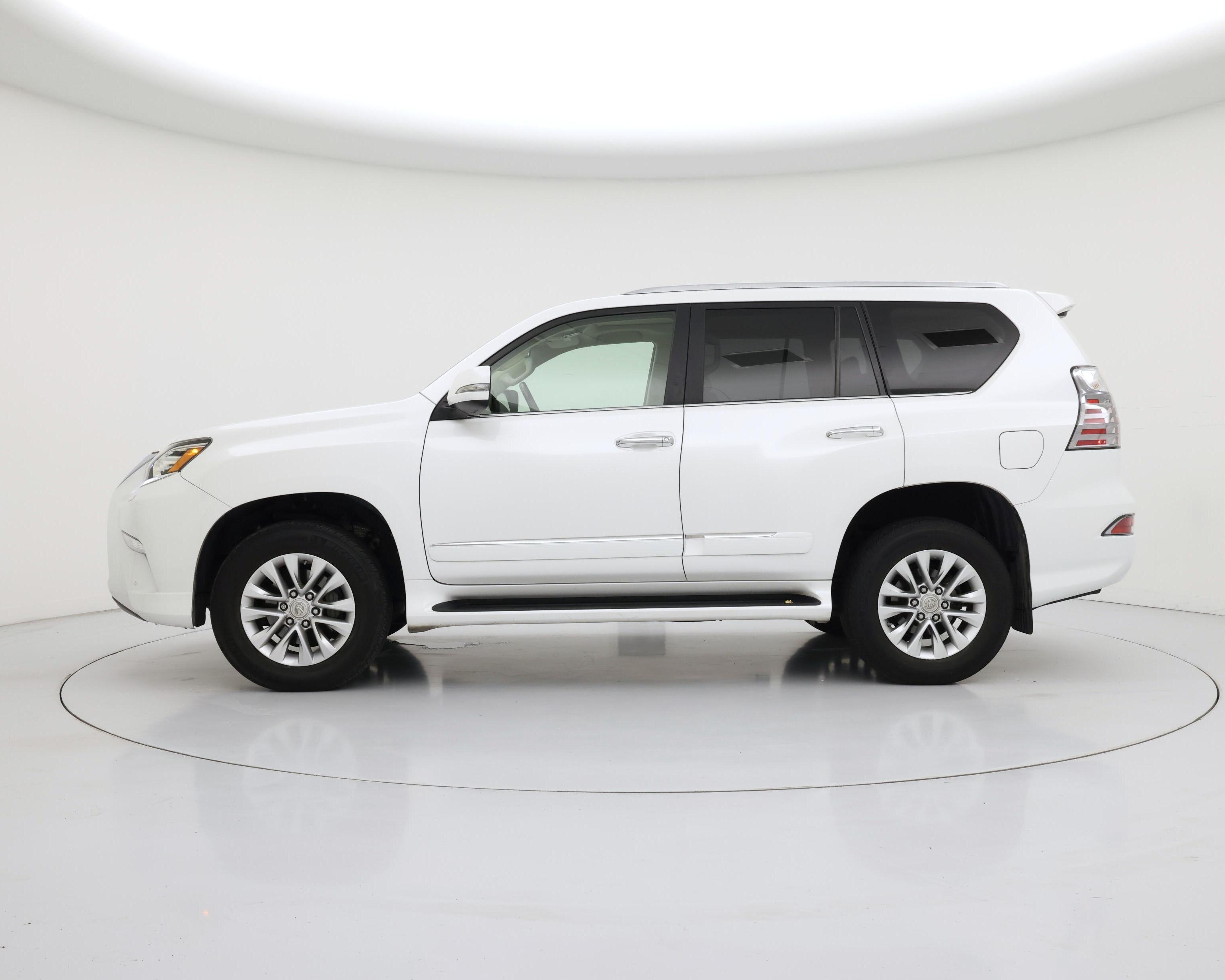 Thumbnail: 2016 Lexus GX - 3