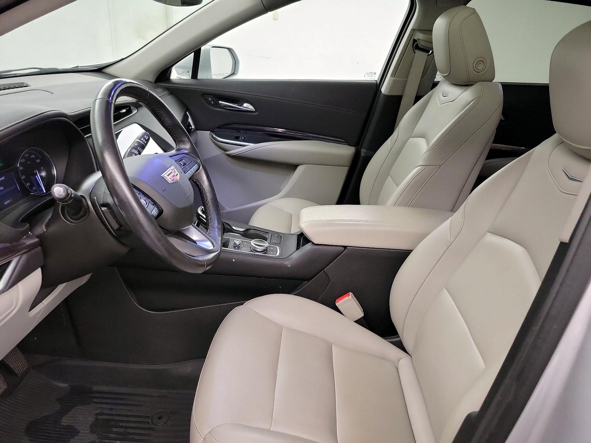 Thumbnail: 2021 Cadillac XT4 - 11
