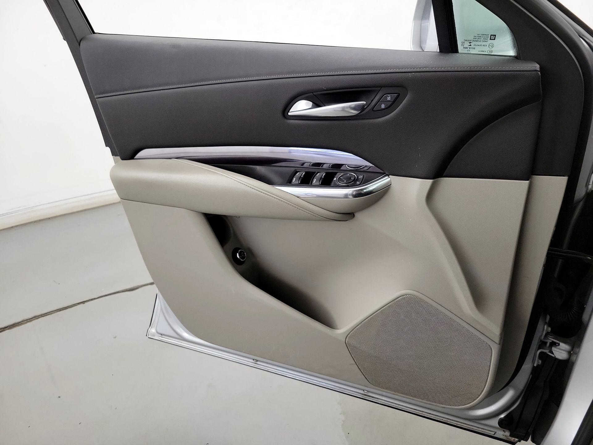 Thumbnail: 2021 Cadillac XT4 - 12