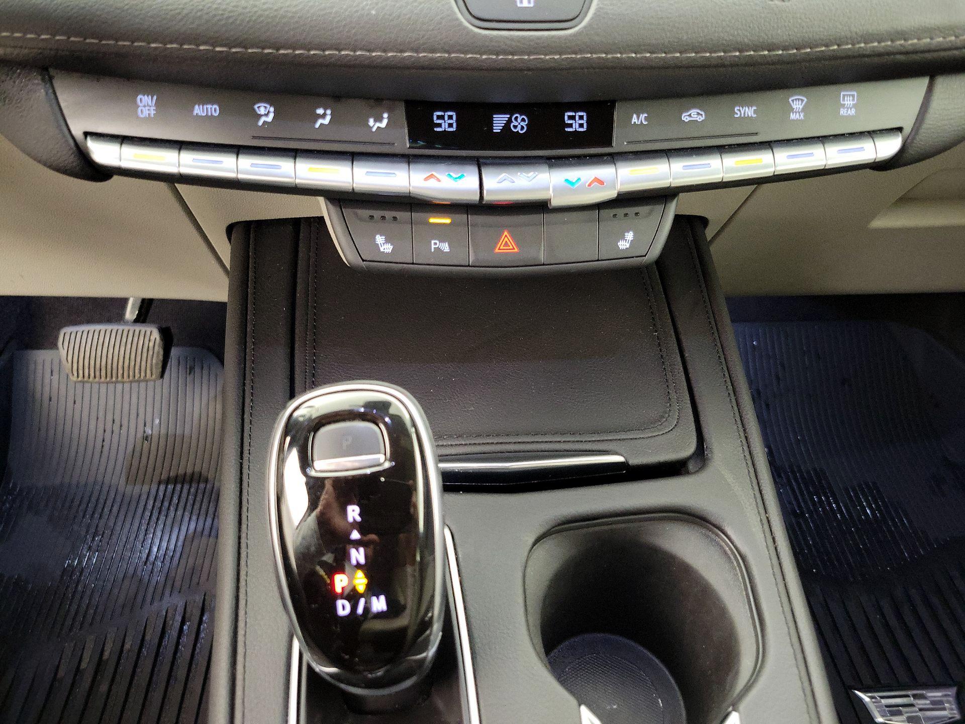 Thumbnail: 2021 Cadillac XT4 - 17