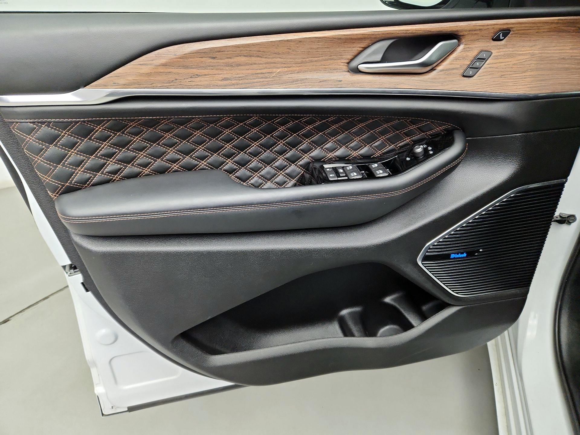 Thumbnail: 2023 Jeep Grand Cherokee L - 12