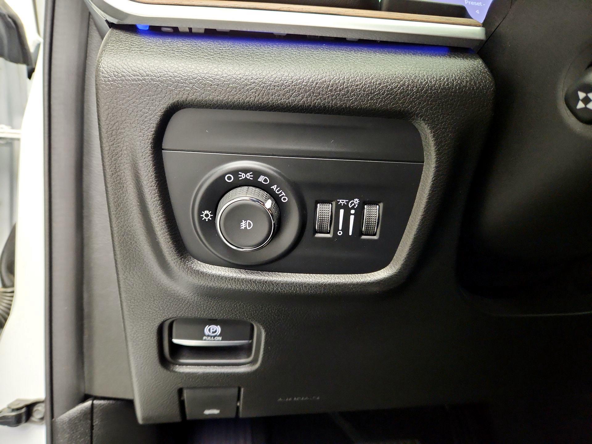 Thumbnail: 2023 Jeep Grand Cherokee L - 13