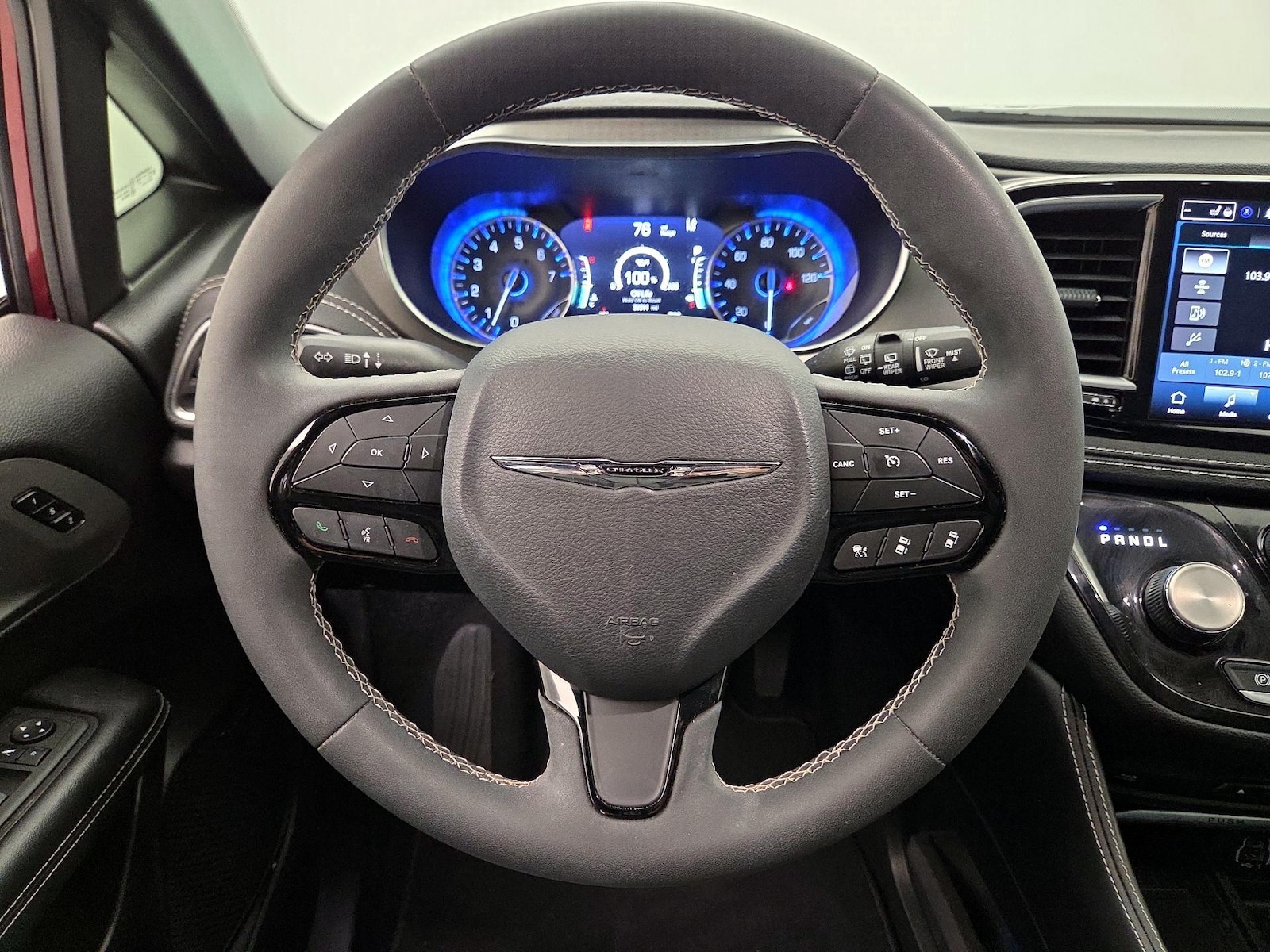 2023 Chrysler Pacifica Limited - Photo 11